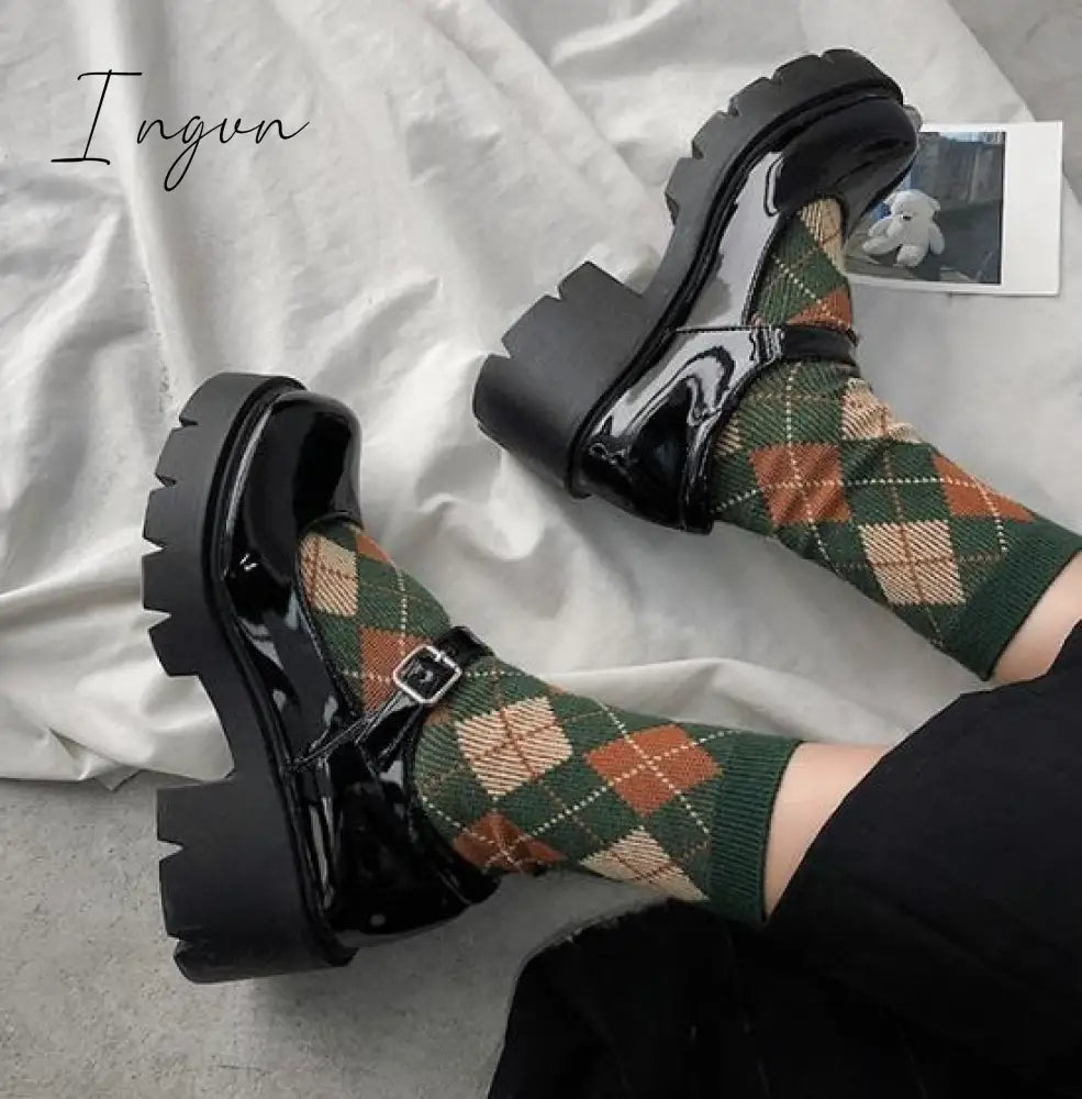 Ingvn - Vintage Mary Jane patent leather shoes