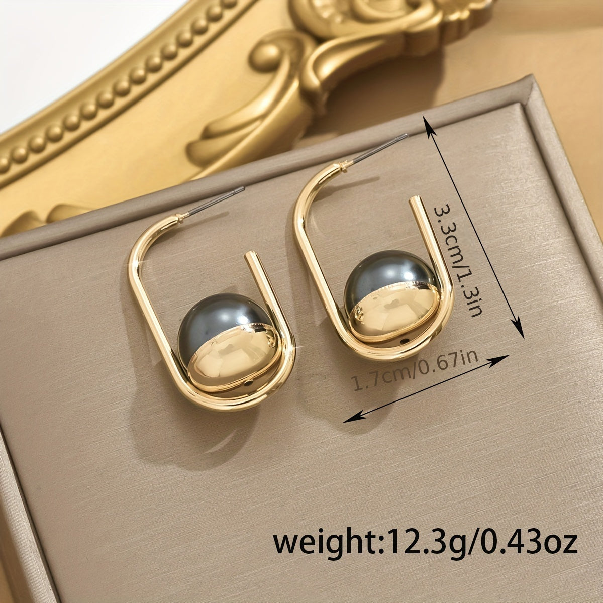 1 Pair of Exquisite Oval-Shaped Vintage-Inspired Drop Earrings - Golden Tone, Timeless Fashion Accessory, Perfect for Ladies' Daily Wear, Elegant Party Look, and Special Occasions