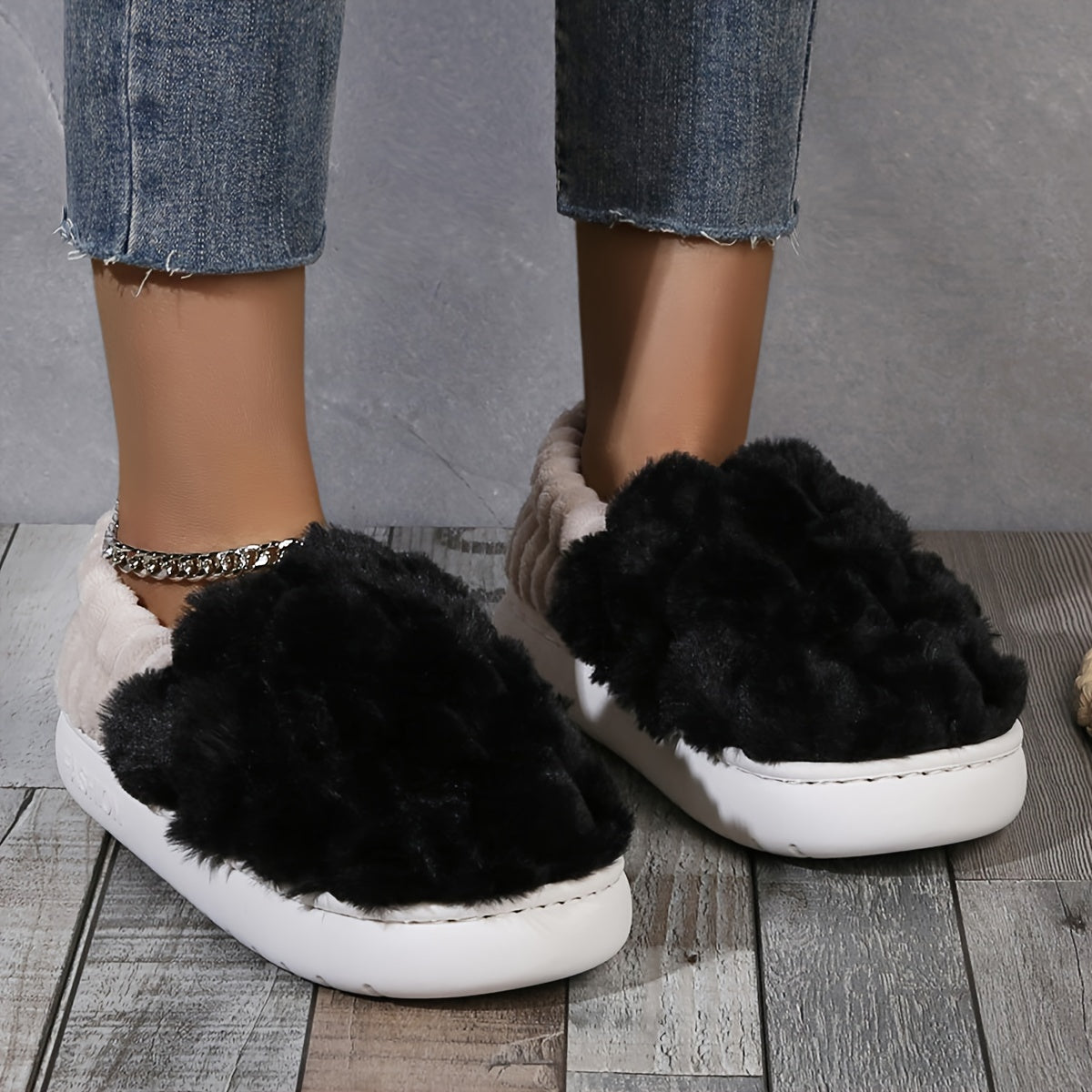 Cozy Plaid Slip-on Slippers - Plush Lining & Anti-Slip Sole - Ideal for Indoor Comfort