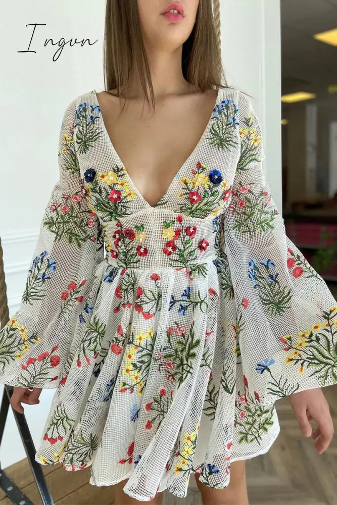 Sweet Elegant Solid Embroidered V Neck Princess Dresses