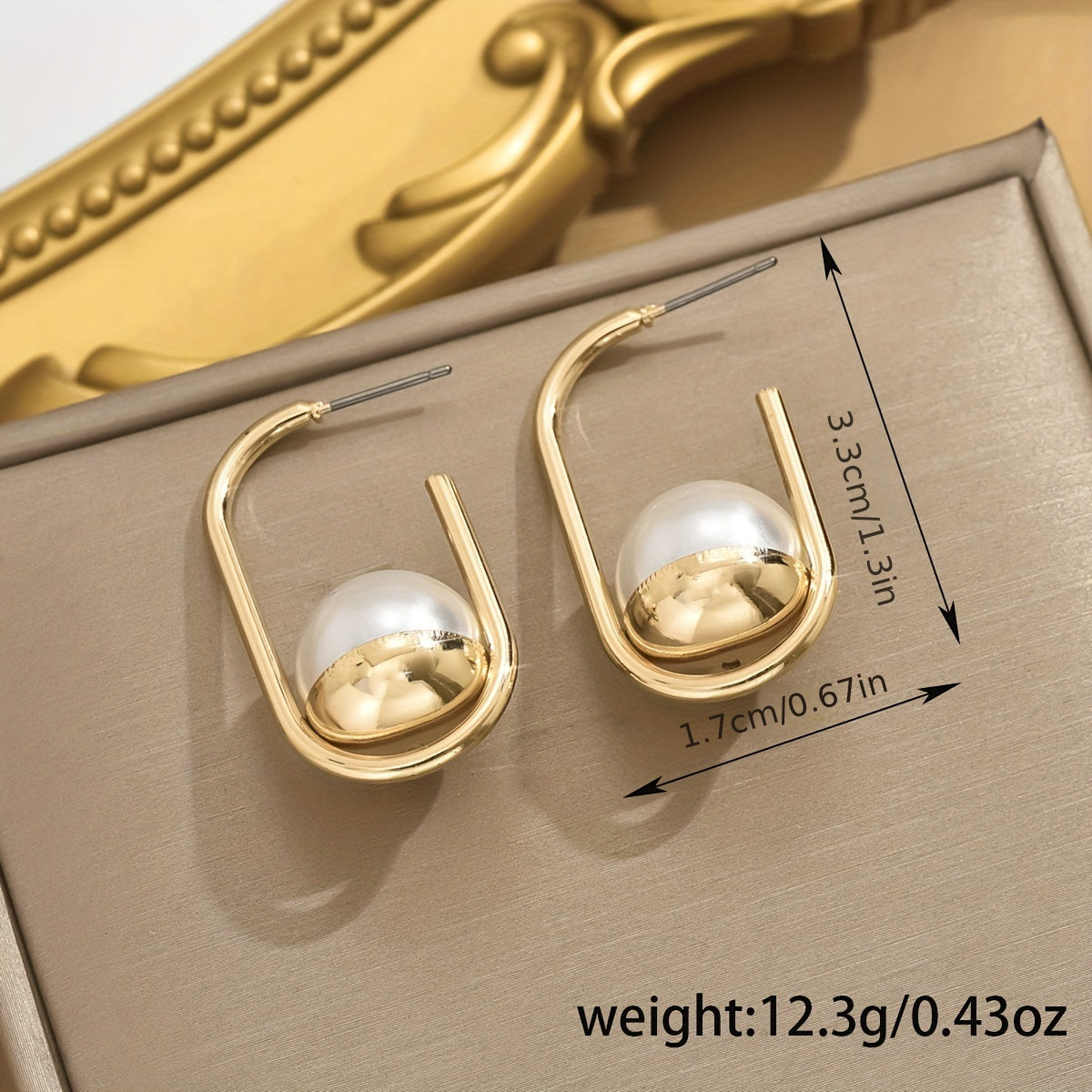1 Pair of Exquisite Oval-Shaped Vintage-Inspired Drop Earrings - Golden Tone, Timeless Fashion Accessory, Perfect for Ladies' Daily Wear, Elegant Party Look, and Special Occasions
