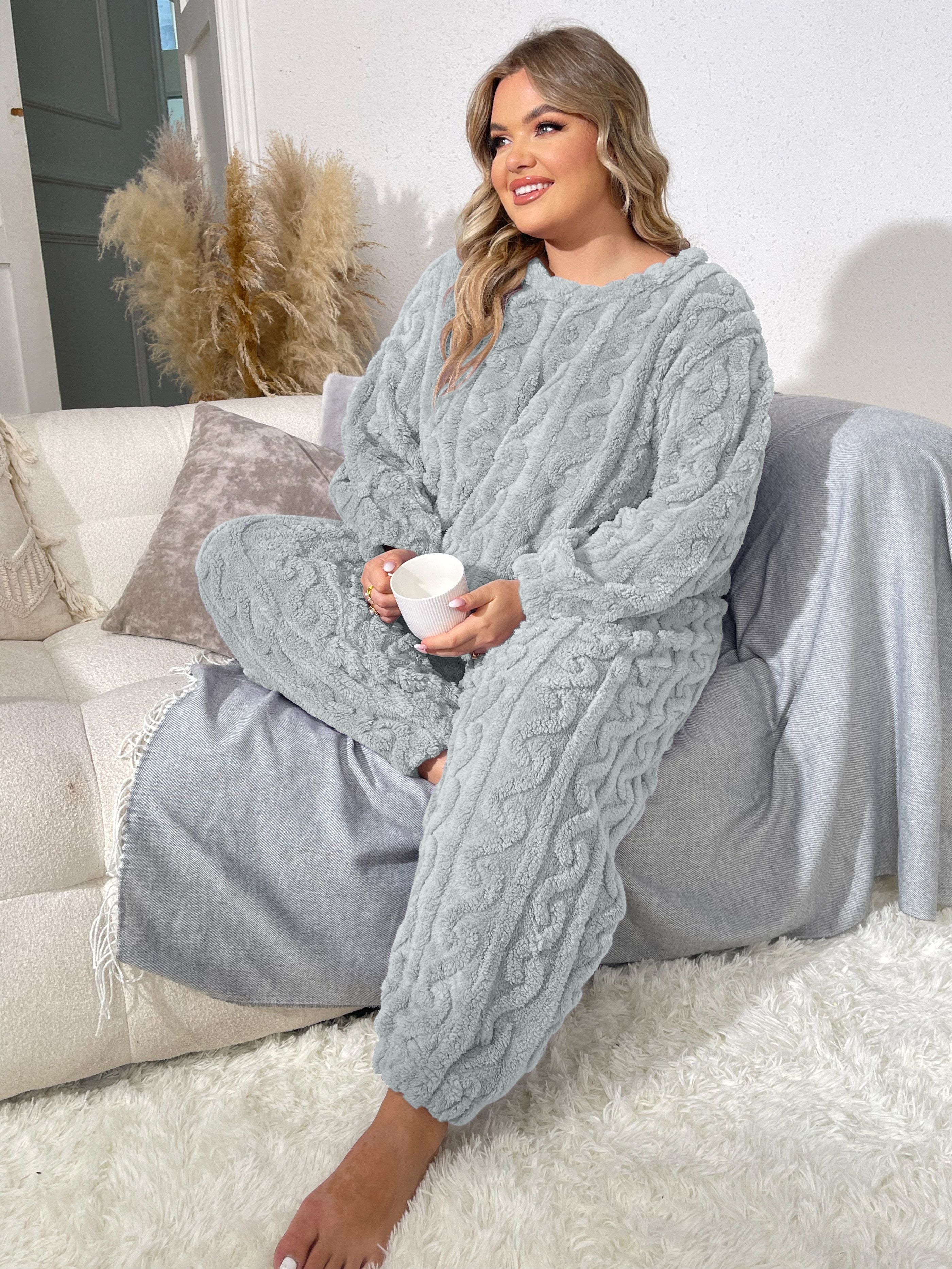 Plus Size Casual Pajamas Set, Women's Plus Solid Textured Long Sleeve Round Neck Warm Flannelette & Joggers Loungewear Two Piece Set