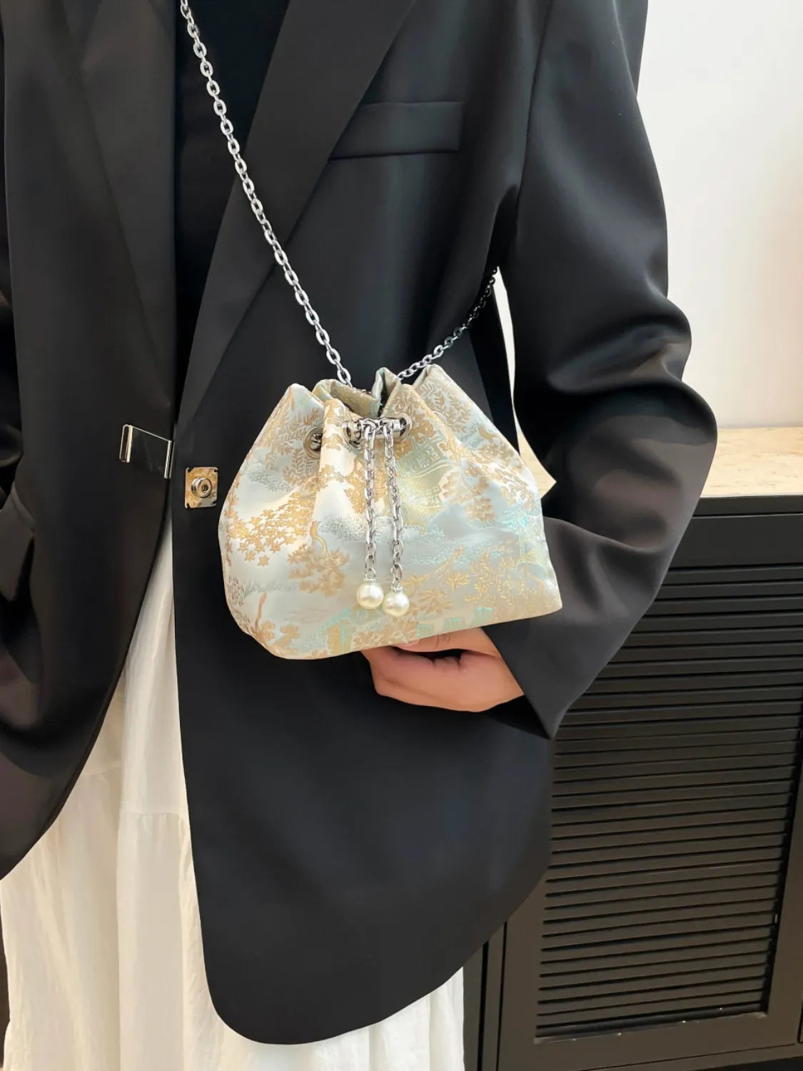 Chain Strap Bucket Bag
