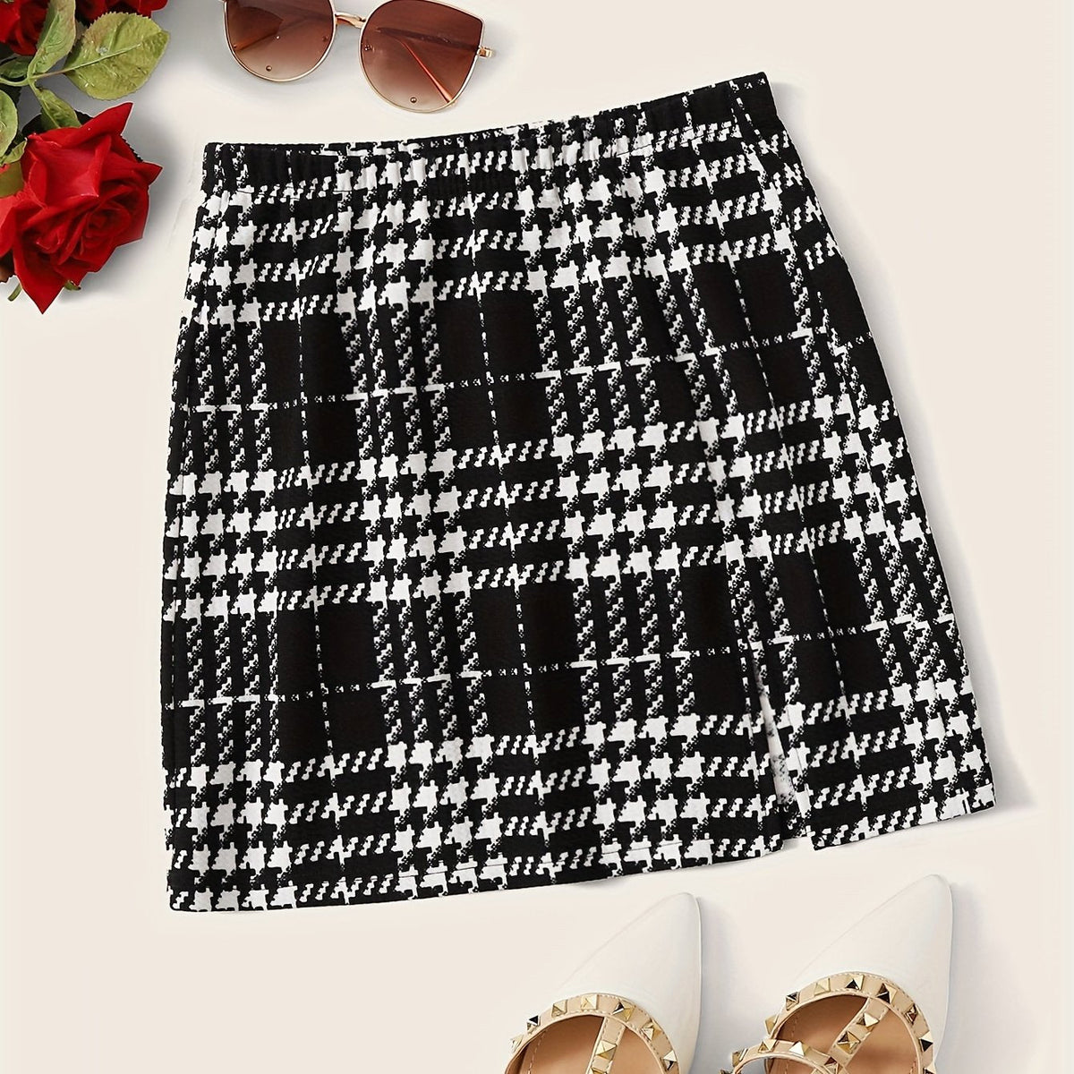 Stylish Plaid Mini Skirt - Women's Elegant Split A-Line Skirt for Work or Casual Occasions - Comfortable, Flattering, and Versatile Clothing for Ladies