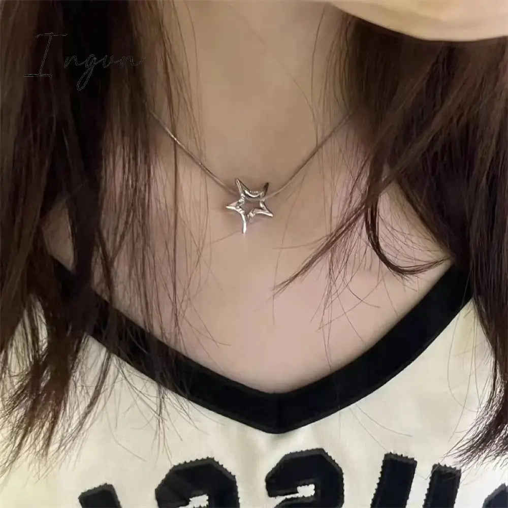 Y2K Hollow Star Pendant Necklace for Women Egirl Cute Korean Fashion Punk Clothing Pentagram Sweater Neck Chain Trend Jewelry