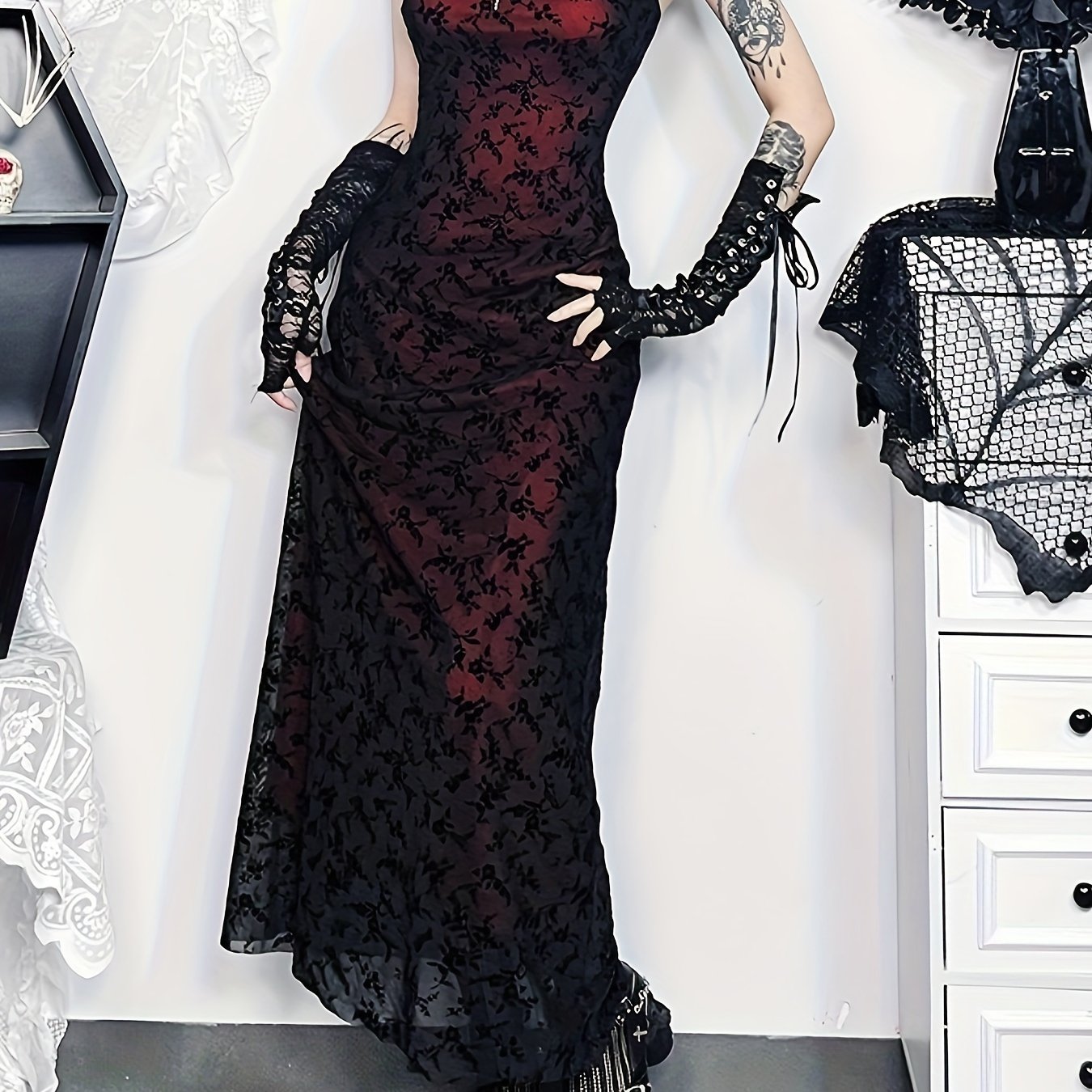 [Long Sexy Halter Dress Form-Fitting] Sultry Lace-Embroidered Halter Dress: Sexy, Long, and Form-Fitting with No Sleeves or Belt, Perfect for Adult Fashion Enthusiasts