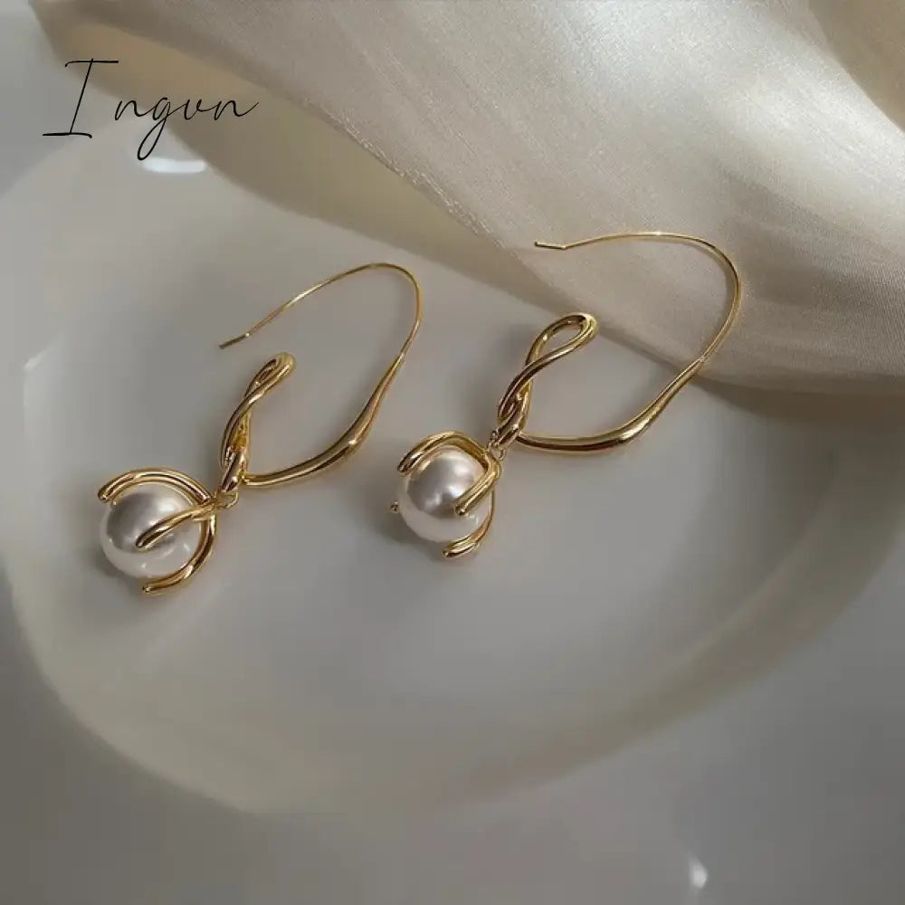 New Hollow Circle Imitation Pearl Stud Earrings For Women Zircon CZ Rhinestones Irregular Design Earring Female Unusual Jewelry
