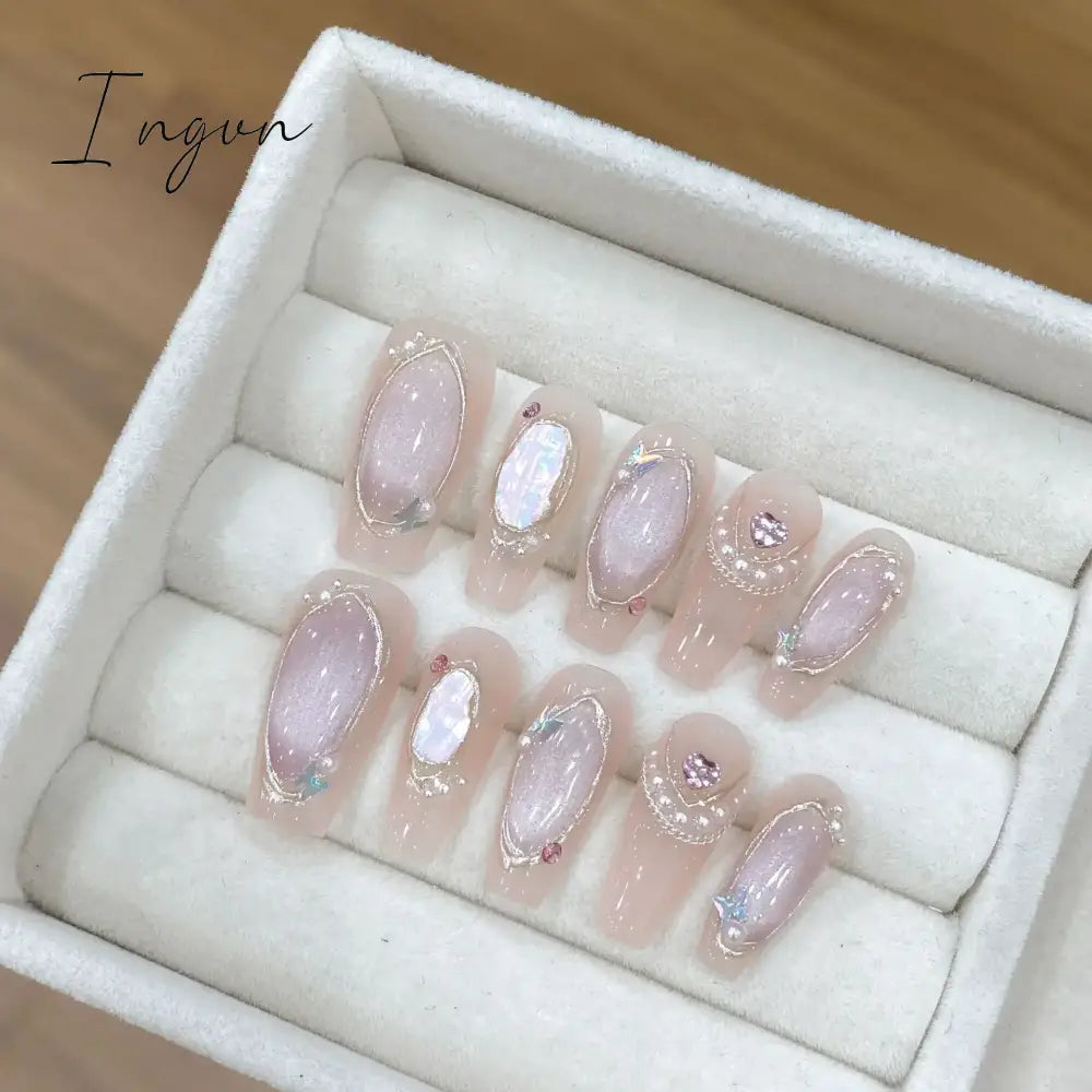 10Pcs Naked Cat Eye Press On Nails Laser Butterfly Decoration Fake Nails Short Full Cover False Nail Wearable Manicure Nail Tips