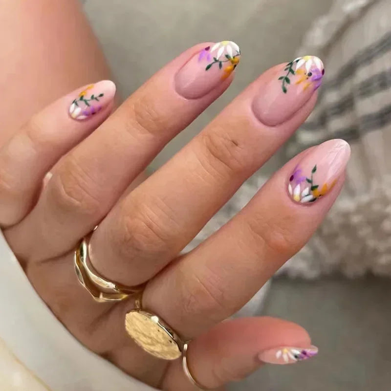 Ingvn  24Pcs Simple Green French False Nails Short Almond Fake Nails with Wave Line Design Wearable Round Head Press on Nail Tips
