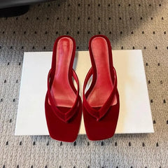Ingvn  Women's New Leather slippers Retro Outerwear Minimalist with Square Toe Versatile Low Heel Stylish Design flip-flops