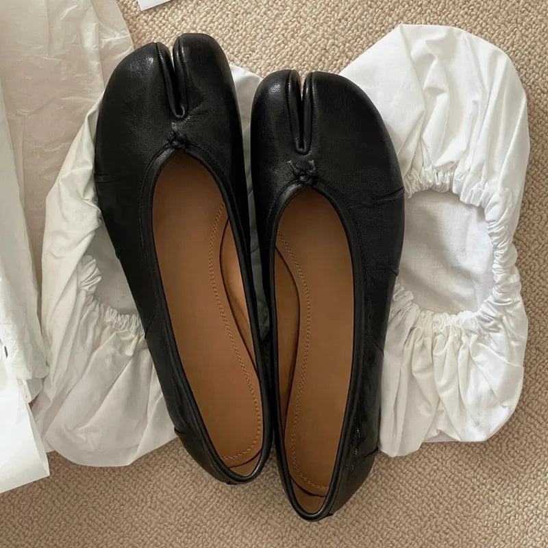 Ingvn  Split Toe Women Ballet Flats Fashion Tabi Shoes Casual Slip-on Loafers Ladies Pleated Leather Espadrilles Zapatillas Mujer