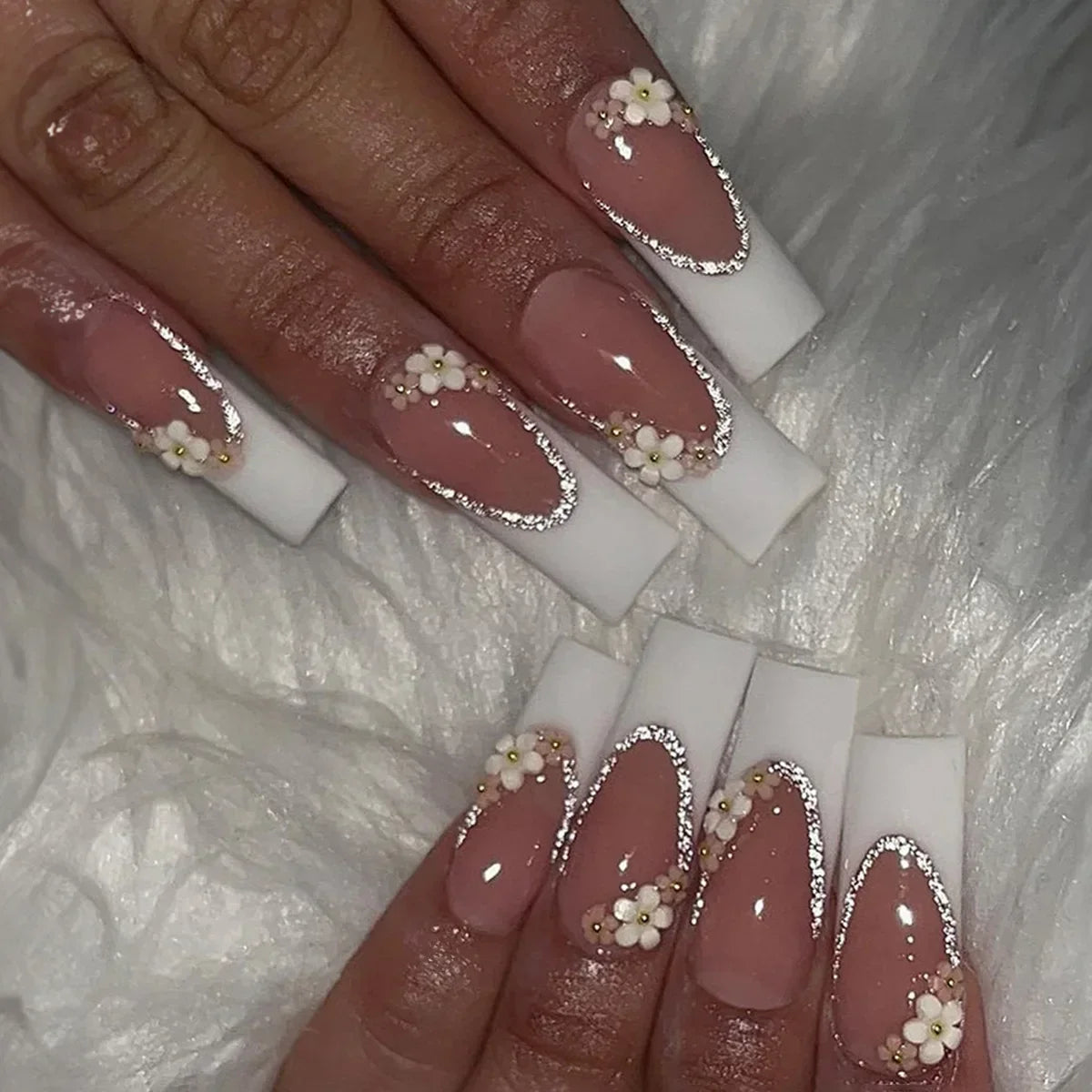 Ingvn  24Pcs Simple Blue French Fake Nails with Diamond Love Pattern Design False Nails Press on Mid-length Ballet Full Cover Nail Tips