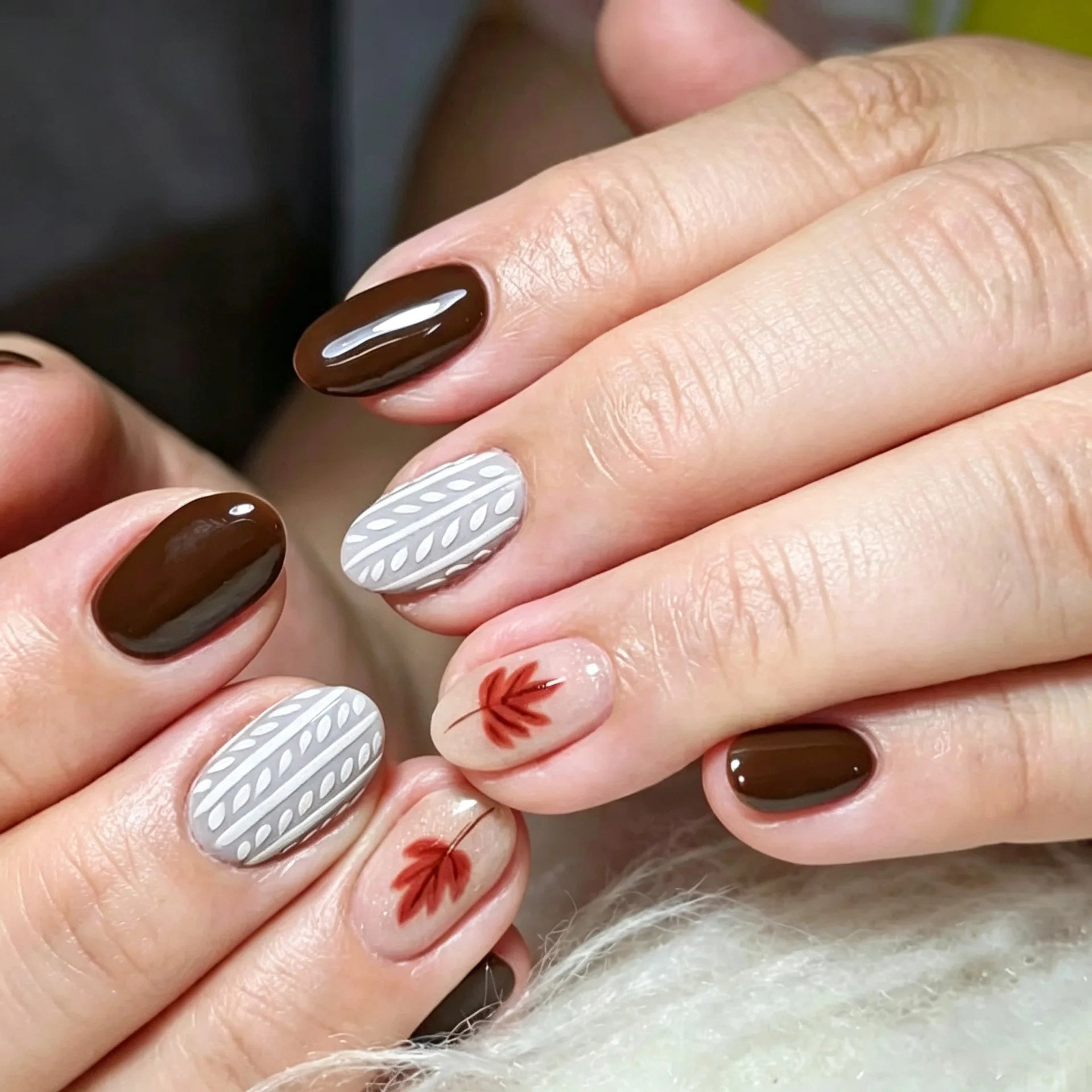 Ingvn  24Pcs Autumn Polka Dot French Press on Nails Solid Color Brown Grid Pattern Design Fake Nail Tips Short Wearable Almond Nail Art