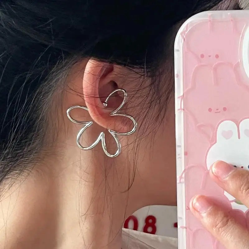 Ingvn  Fashion Exaggerated Hollow Flower Ear Bone Clip Non-Pierced Earring Silver Color Ear Cuff for Women Girls Aesthetic Jewelry 1pc