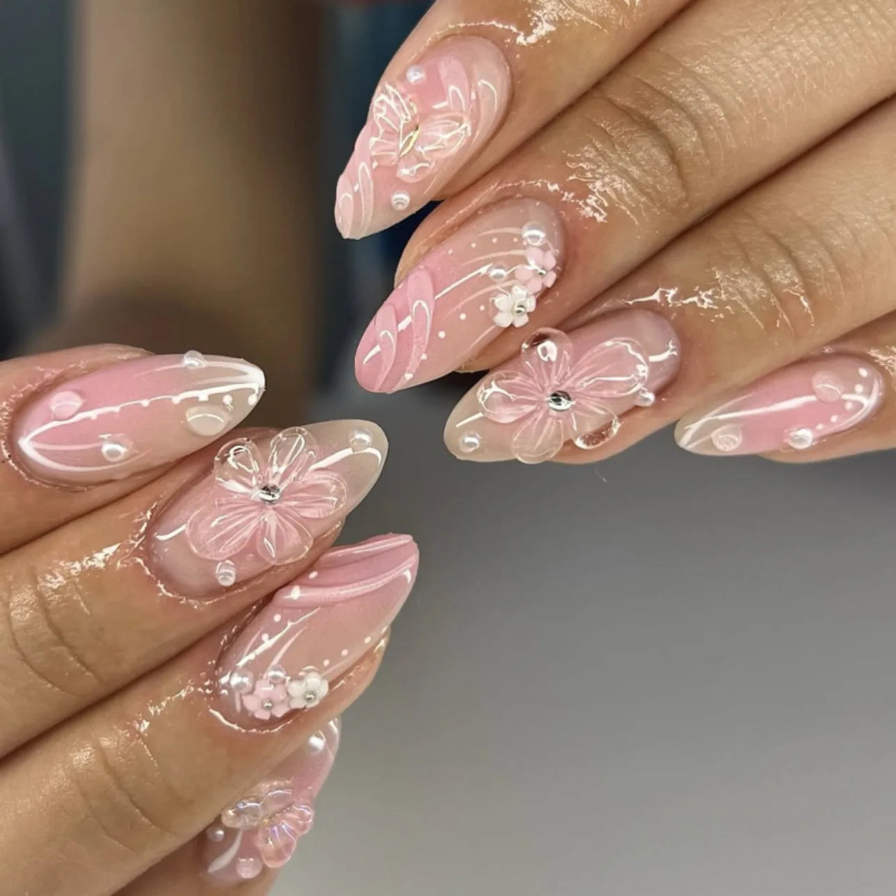 Ingvn  24Pcs Gradient Polka Dot Design Full Cover Fake Nail Tips Wearable Almond False Nails Tomato Star Pattern Short Press on Nails
