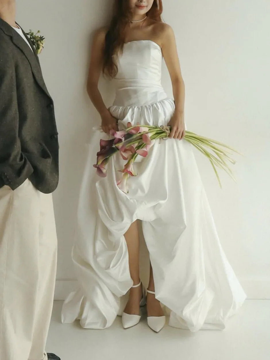 Ingvn - Korean Minimalist Strapless Satin Wedding Dress A‑Line Pleated Skirt Bridal Gown Simple Elegant For Photoshoot Elopement Wedding