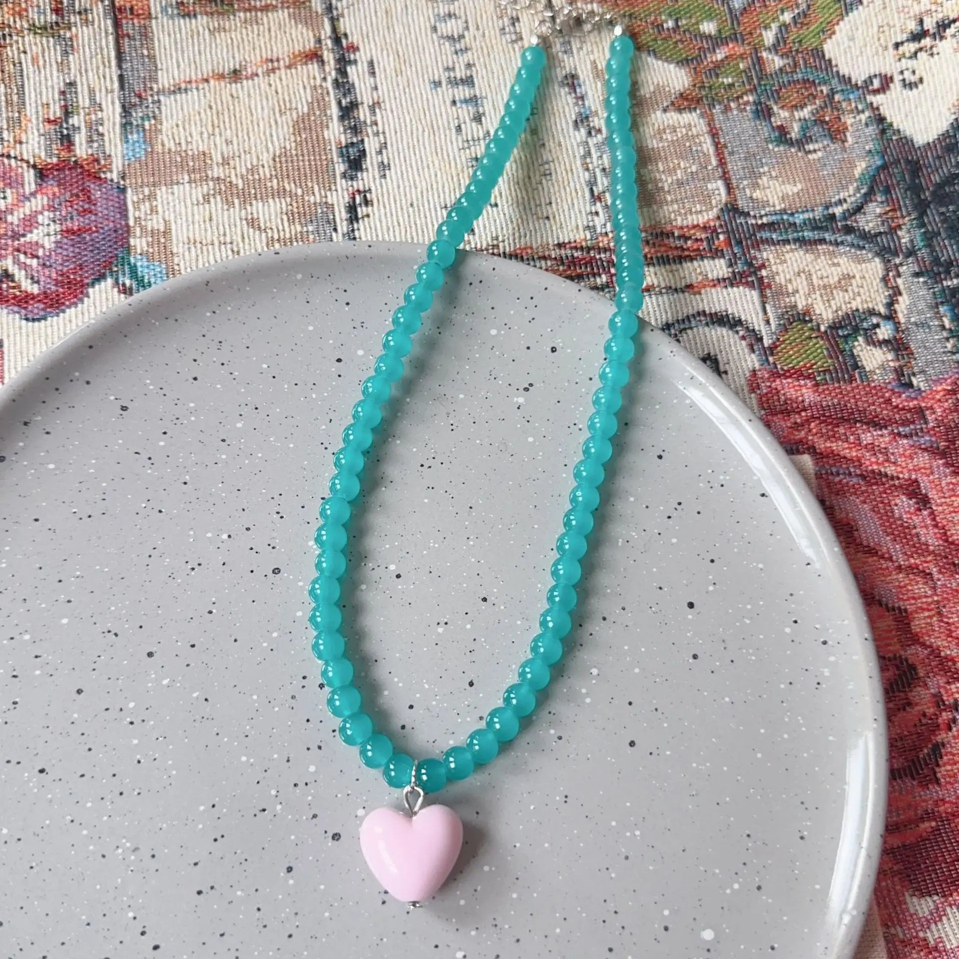 Ingvn  New Color Beaded Chain Resin Heart Pendant Necklace For Women Girls Trendy Clavicle Chain Delicate Jewelry Gift