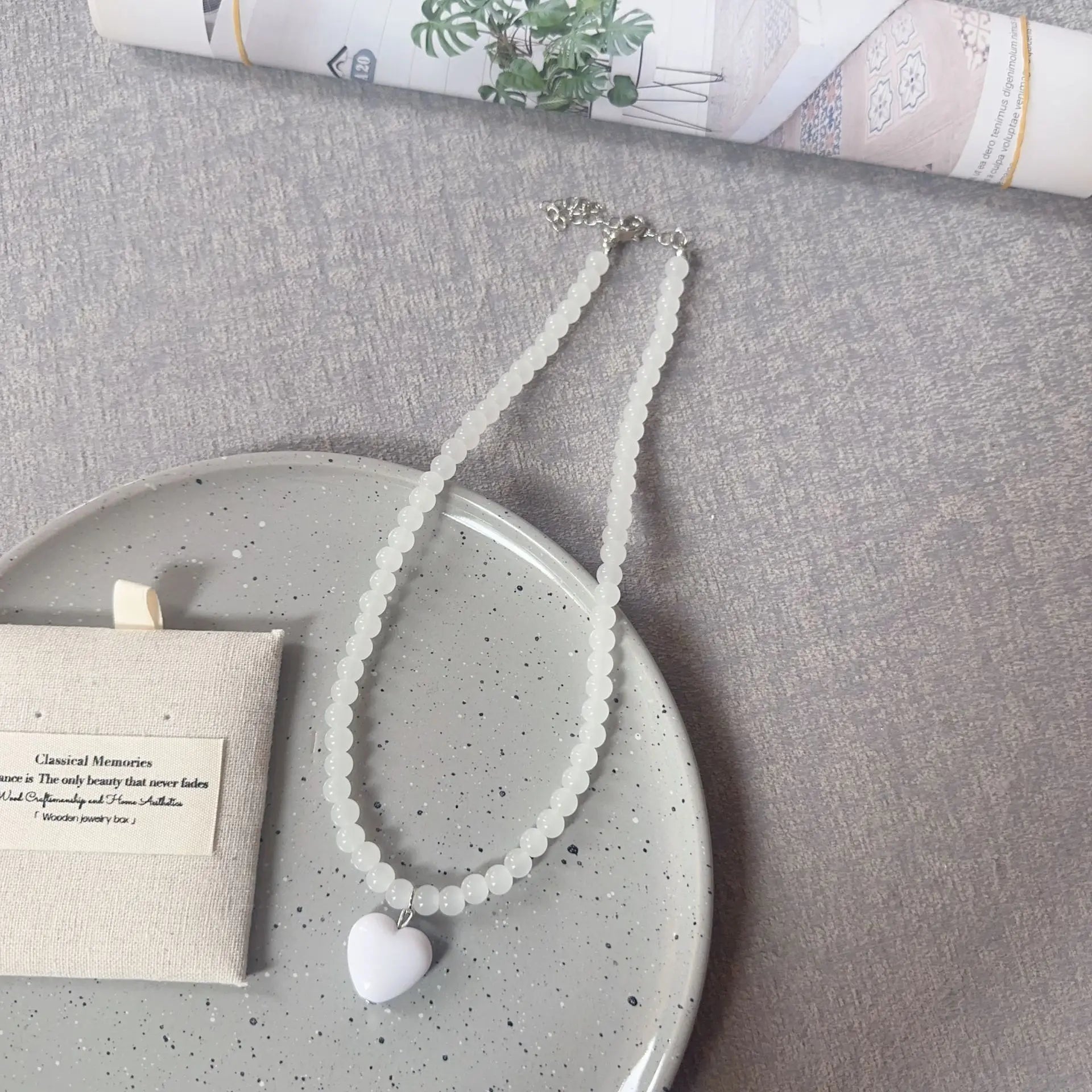 Ingvn  New Color Beaded Chain Resin Heart Pendant Necklace For Women Girls Trendy Clavicle Chain Delicate Jewelry Gift