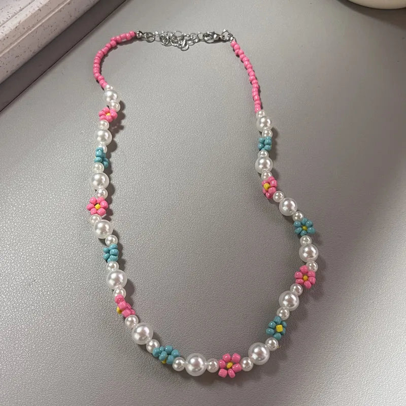 Ingvn  Boho Colorful Small Seed Bead Weave Flower Necklace for Women Handmade Short Choker Collar Neck Fashion Jewelry Accessories