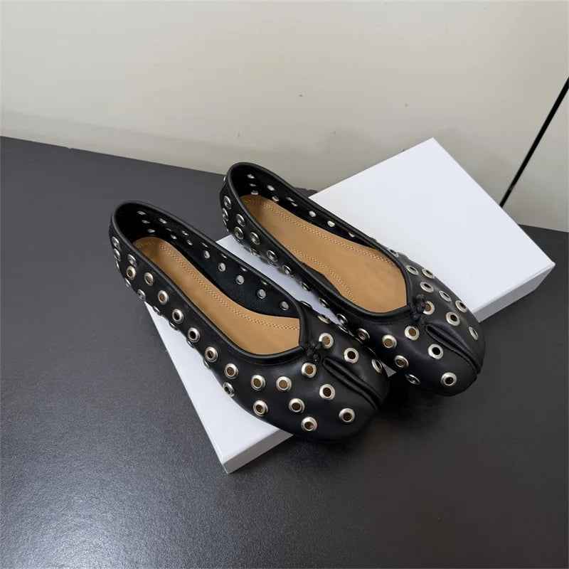 Ingvn  Fashion Rivet Hollow out Split toe Women Ballet Flats Spring Summer Comfortable Soft Sole Lazy Walking Loafers Casual Tabi Shoes