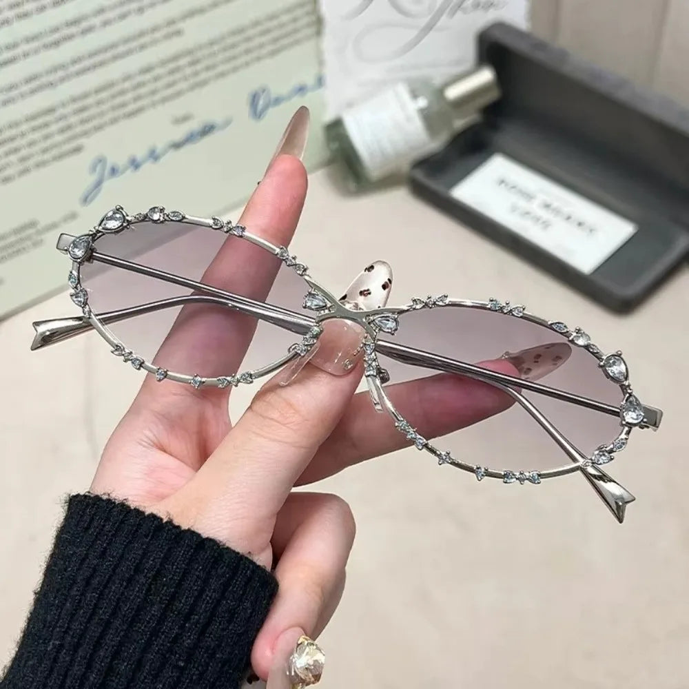 Ingvn  New Retro Diamond Women Sunglasses Silver Shades Punk Oval Sunglasses Men Sun Glasses Gift