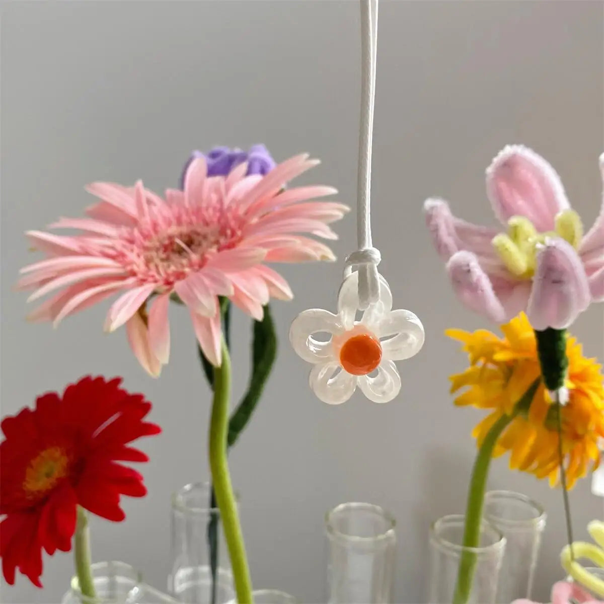 Ingvn  Colorful Acrylic Flower Pendant Wax Line Necklace Fashion Neck Handmade Chain Charm Statement Women Pendulum Y2K Jewelry Gift