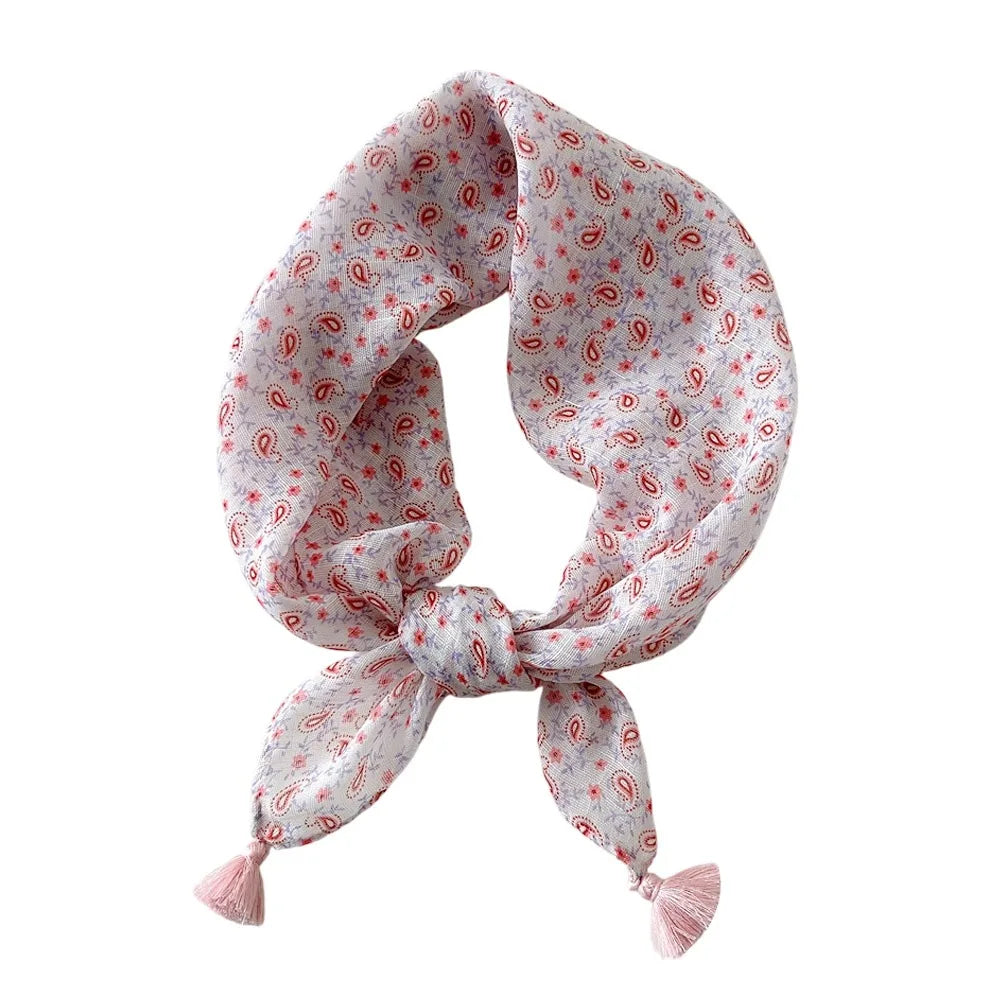 Ingvn  Vintage Breathable Floral Lace Shawls Embroidered Elegant Lace Flower Lace Triangle Scarf Tassel Thin Headwrap Women Wedding