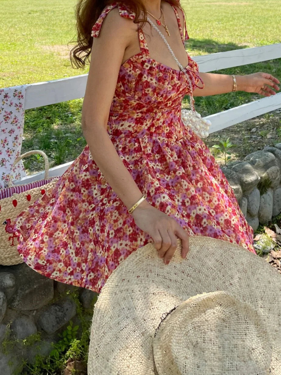 Ingvn  Retro Square Collar Sexy Floral Halter Dress Summer Vacation Gown High Waist A-Line Silhouette Sleeveless Zipper Back Closure