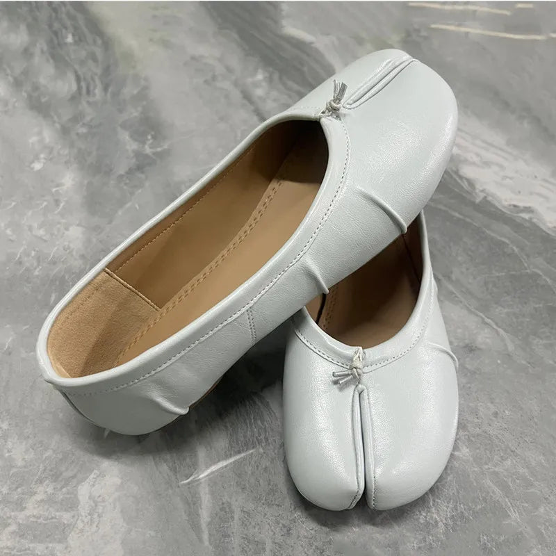 Ingvn  Split Toe Women Ballet Flats Fashion Tabi Shoes Casual Slip-on Loafers Ladies Pleated Leather Espadrilles Zapatillas Mujer