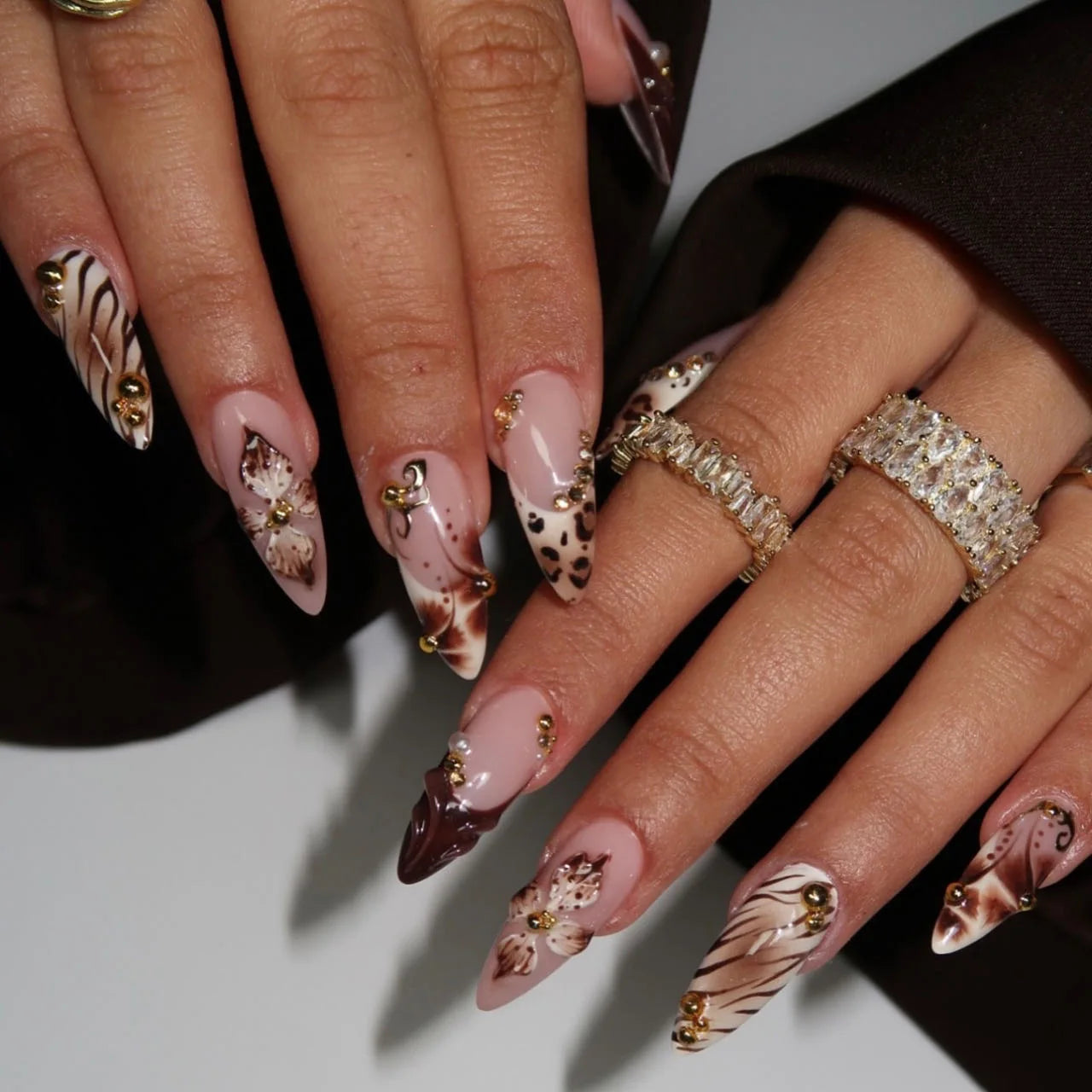 Ingvn  24Pcs Leopard Print Cat's Eye Nail Art Tip Long Almond Black Star Pattern Press on False Nails Pink Glitter Fake Nail Finished