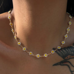 Ingvn  Daisy Colorful Necklace Women Bohemian Charm 18k Gold Plated Chain Stainless Steel Jewelry Cute Girl Accessories Gift