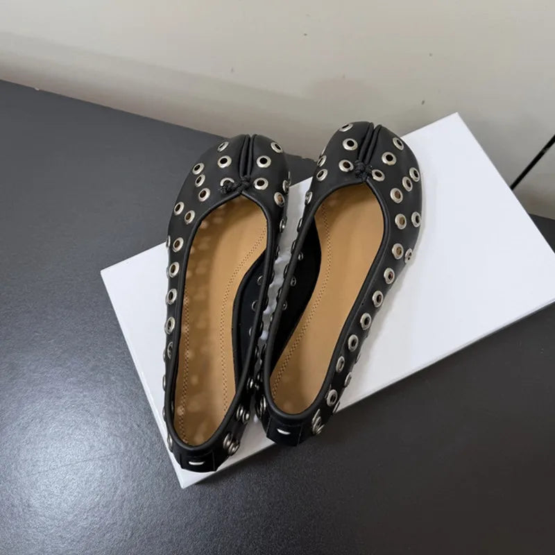 Ingvn  Fashion Rivet Hollow out Split toe Women Ballet Flats Spring Summer Comfortable Soft Sole Lazy Walking Loafers Casual Tabi Shoes