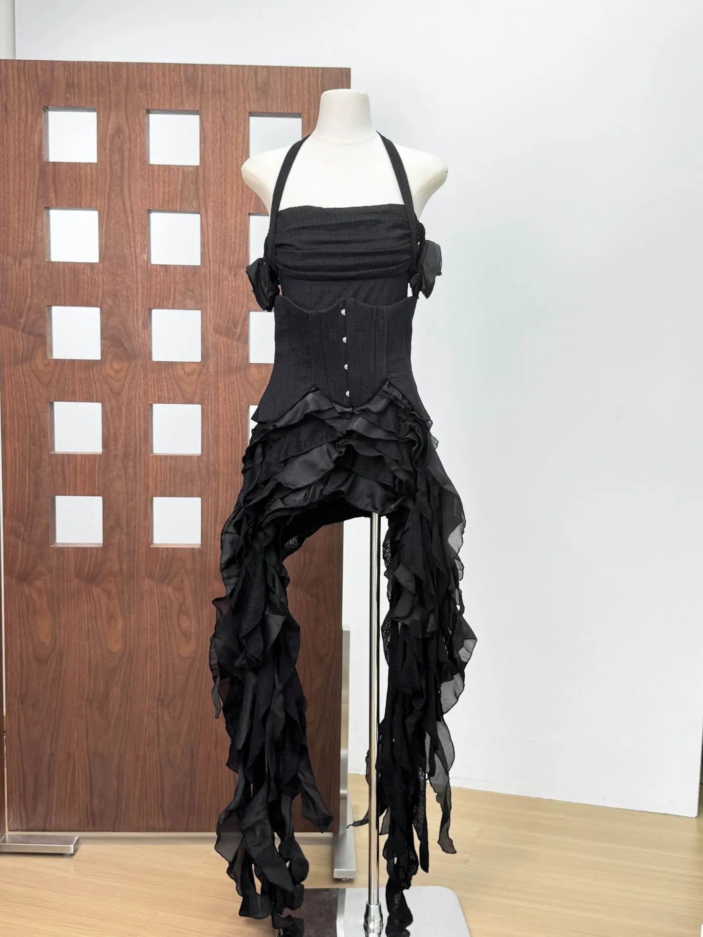 Ingvn  French Elegant Fashion Sexy Halter Neck High Waist Seal Ruffled Fringed Ribbon Irregular Evening Party Dress Women Summer