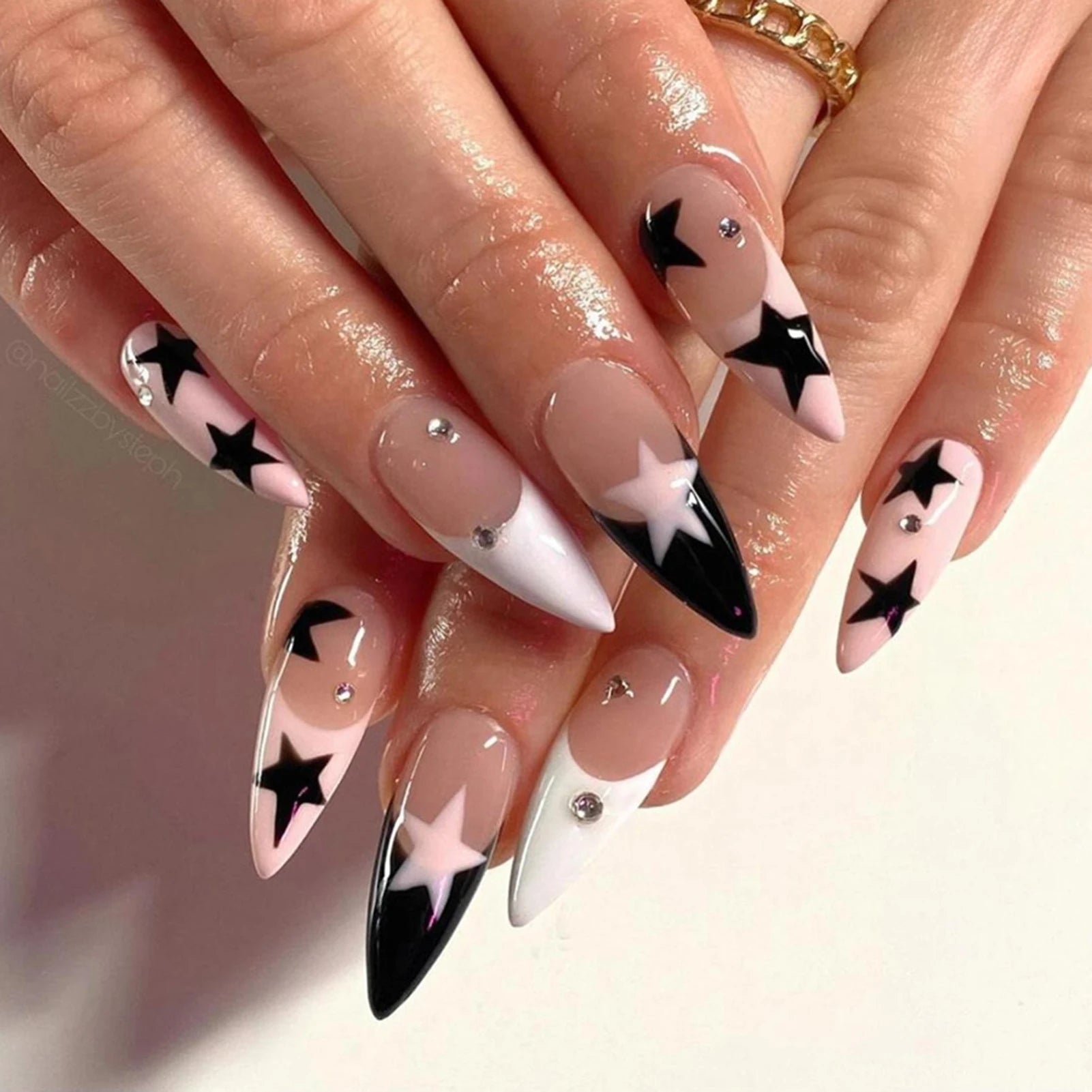 24pcs/box Fake French y2k Nails Press On Long Stiletto Almond Shape Wearable False Nails With Stars Designs Full Cover Nail Tips