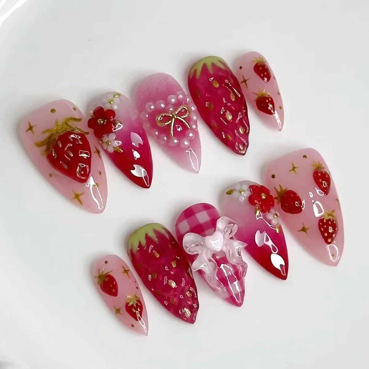 Ingvn  24Pcs Green Oval False Nails with Strawberry Design Wearable Mid-length Almond Press on Fake Nails Rabbit Pattern Nail Art Tip