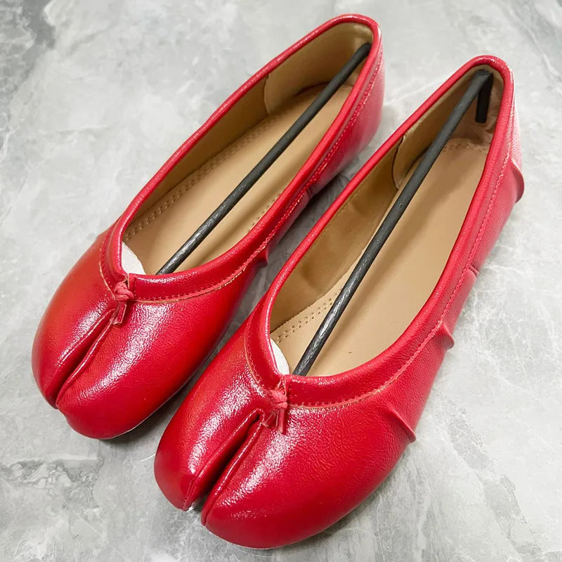 Ingvn  Split Toe Women Ballet Flats Fashion Tabi Shoes Casual Slip-on Loafers Ladies Pleated Leather Espadrilles Zapatillas Mujer