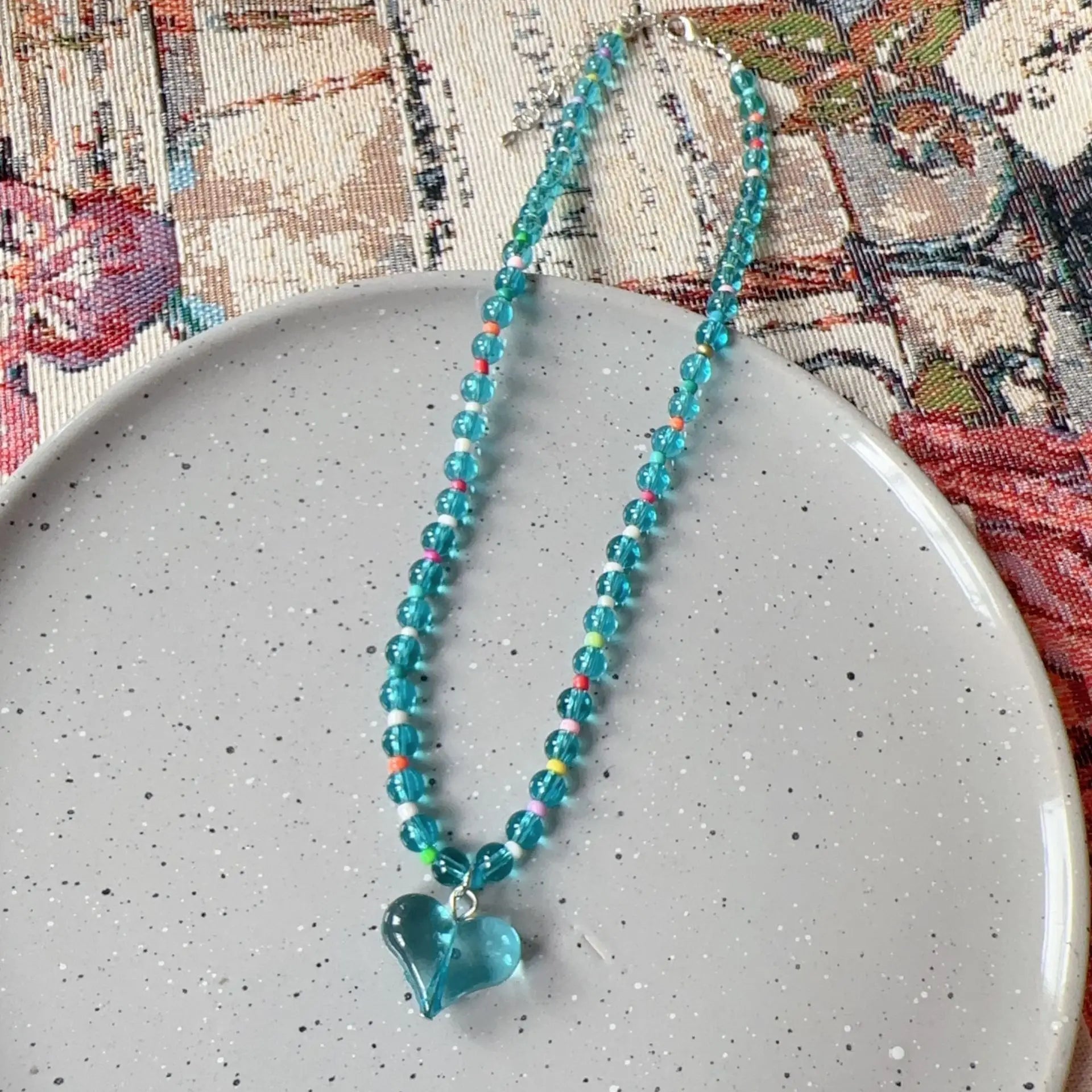 Ingvn  New Color Beaded Chain Resin Heart Pendant Necklace For Women Girls Trendy Clavicle Chain Delicate Jewelry Gift