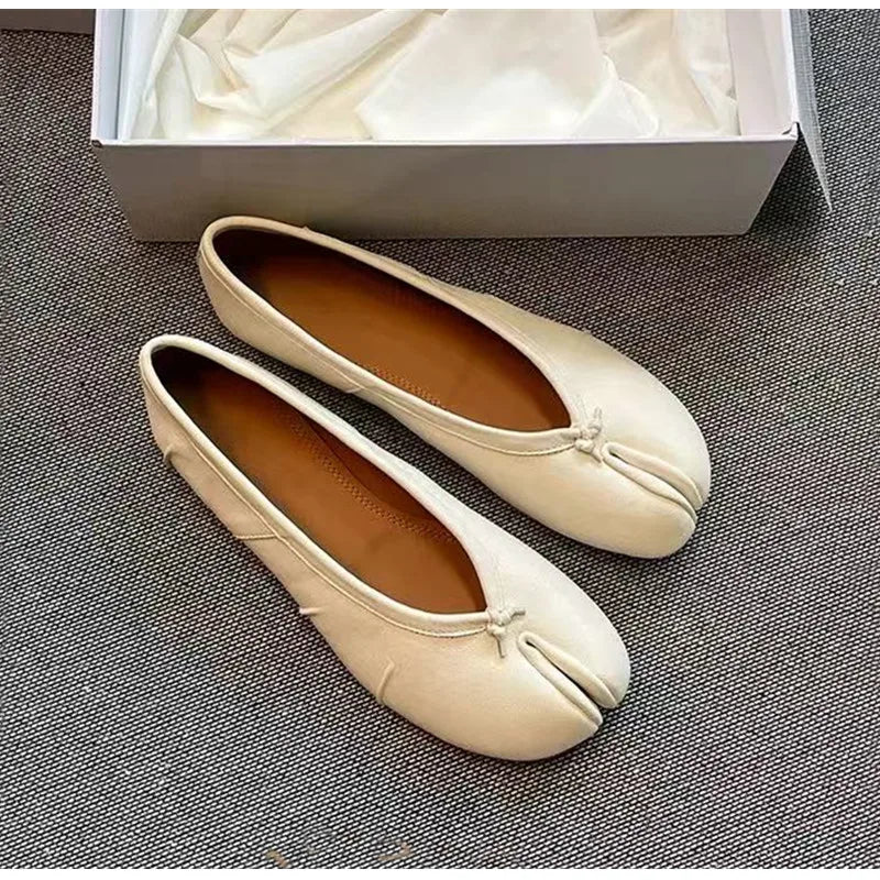 Ingvn  Split Toe Women Ballet Flats Fashion Tabi Shoes Casual Slip-on Loafers Ladies Pleated Leather Espadrilles Zapatillas Mujer