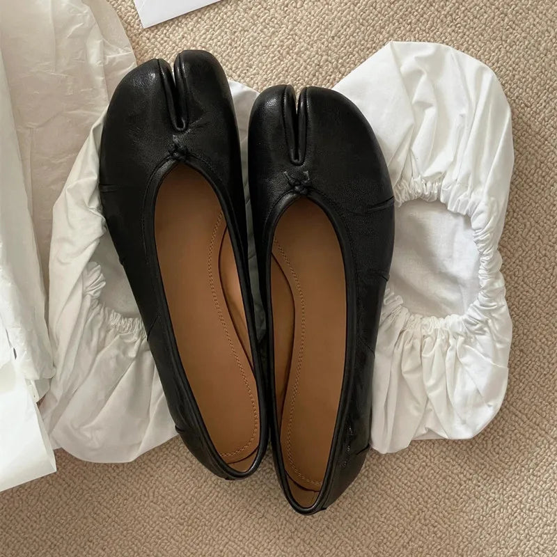 Ingvn  Split Toe Women Ballet Flats Fashion Tabi Shoes Casual Slip-on Loafers Ladies Pleated Leather Espadrilles Zapatillas Mujer