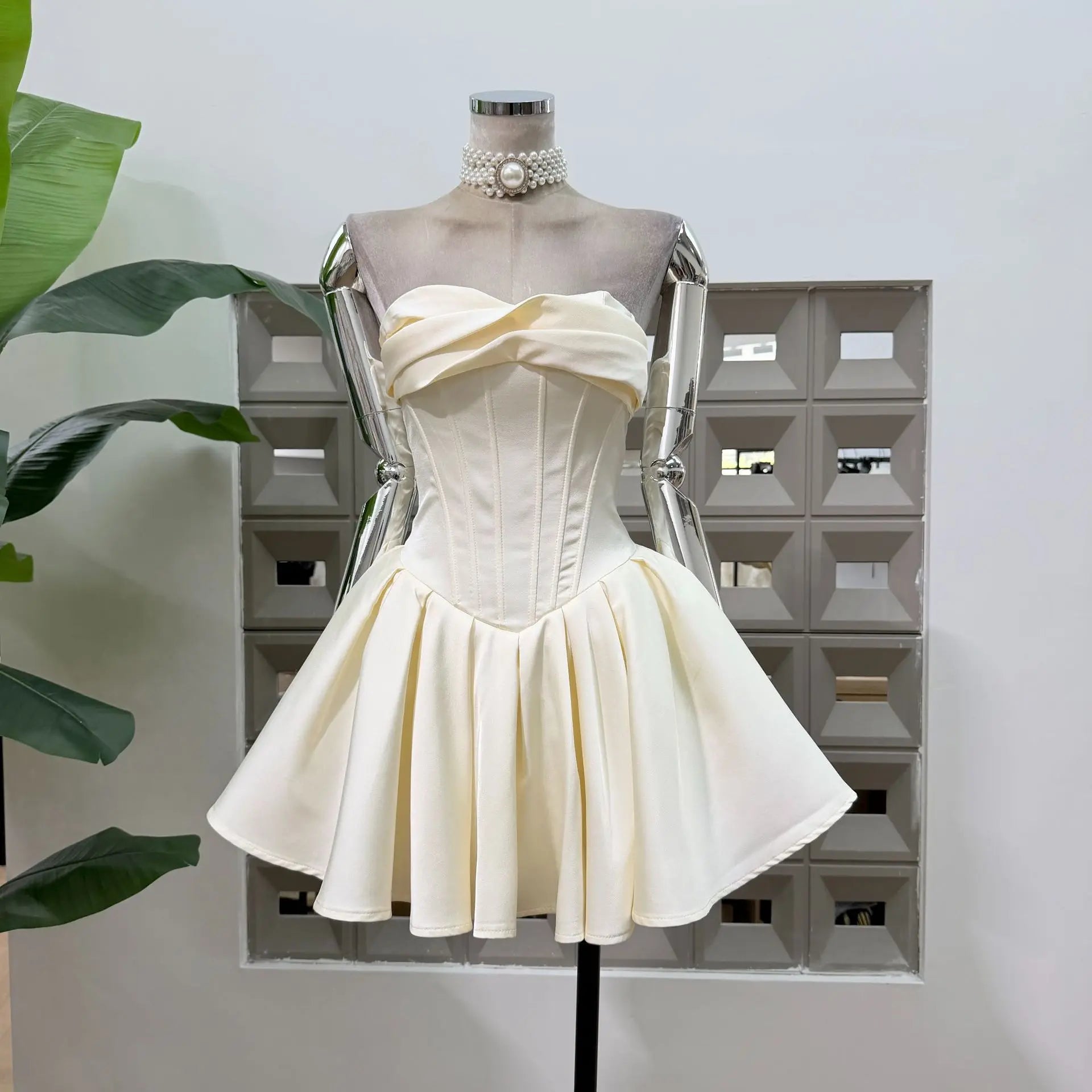 Ingvn  Korean Elegant Sweet Celebrity Evening Party Dresses Sleeveless Strapless Fishbone Slim High Waist Pleated Pink Mini Dress Women