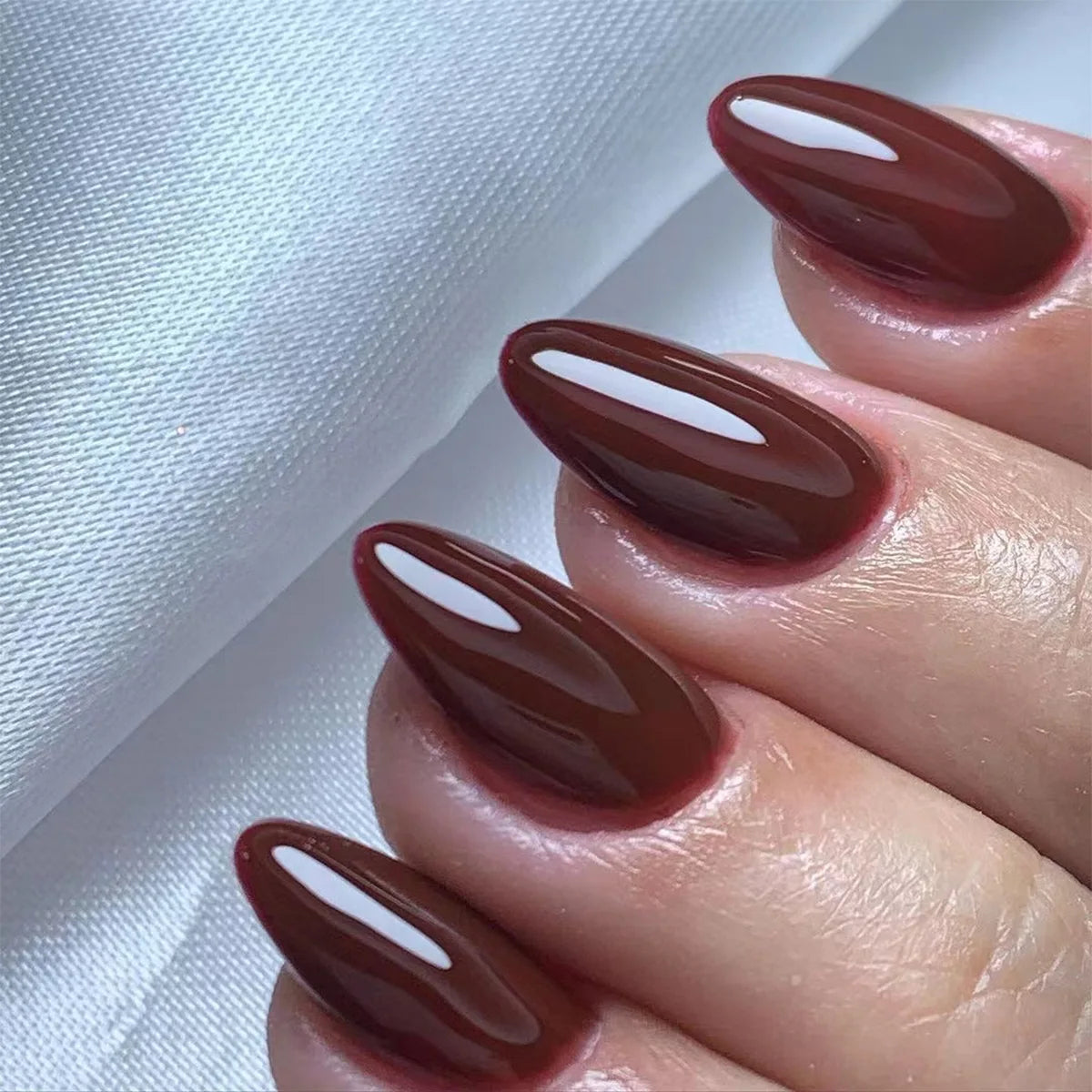 Ingvn  24Pcs Solid Color Artificial Press on Nails Short Autumn Acrylic Nail Art Realistic False Nails Set with Tools self-adhesive