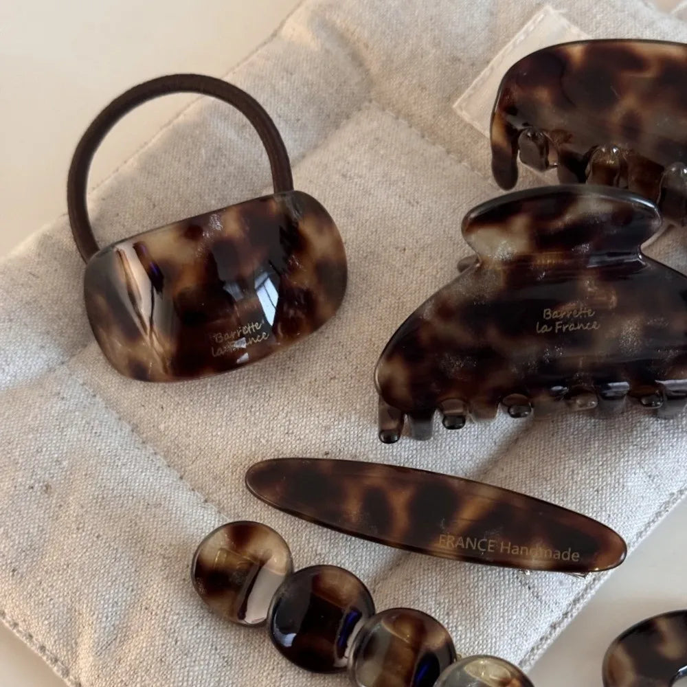 Ingvn  New Caramel Color Hair Claw Clip Large Decorative Barrette Leopard Print French Retro Hairpin Women