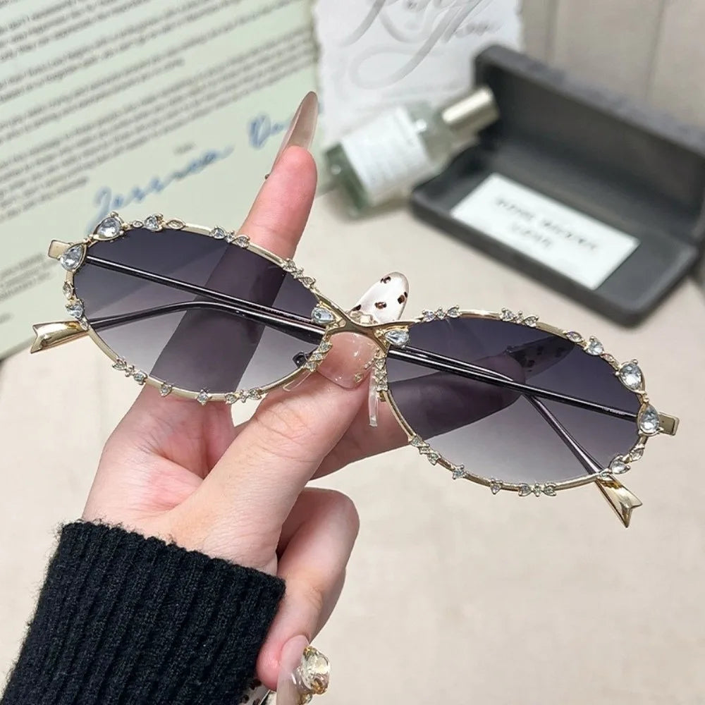 Ingvn  New Retro Diamond Women Sunglasses Silver Shades Punk Oval Sunglasses Men Sun Glasses Gift