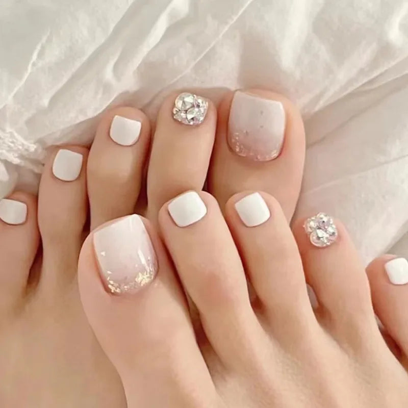 24Pcs Simple French False Toe Nails with Rhinestone Wearable Glitter Toe Fake Nails Shiny Powder Press on Nails Full Nail Tips