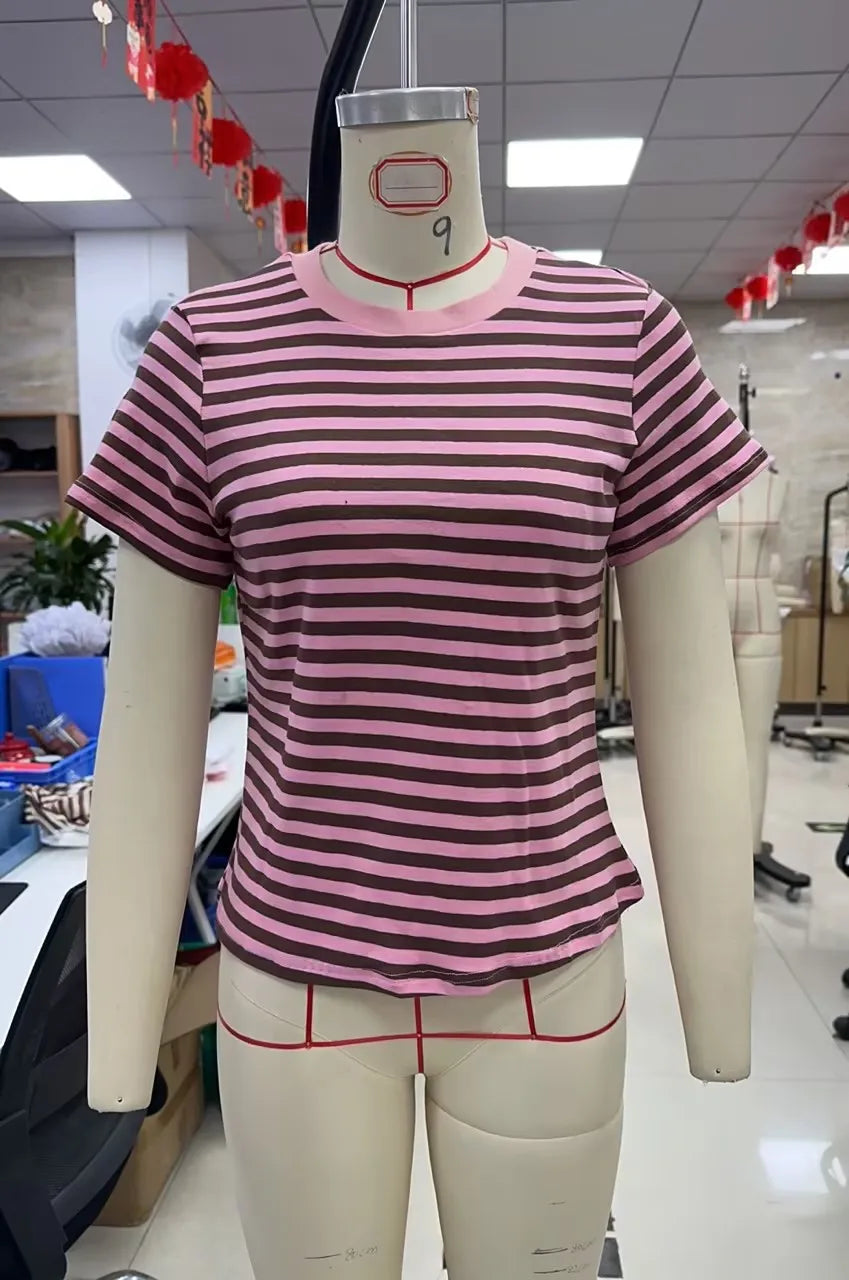 Ingvn  Women's Aesthetic Striped Print Crew Neck Baby Tee Y2k Cute Graphic Short Sleeve Slim Fitted Going Out Crop Top Shirt