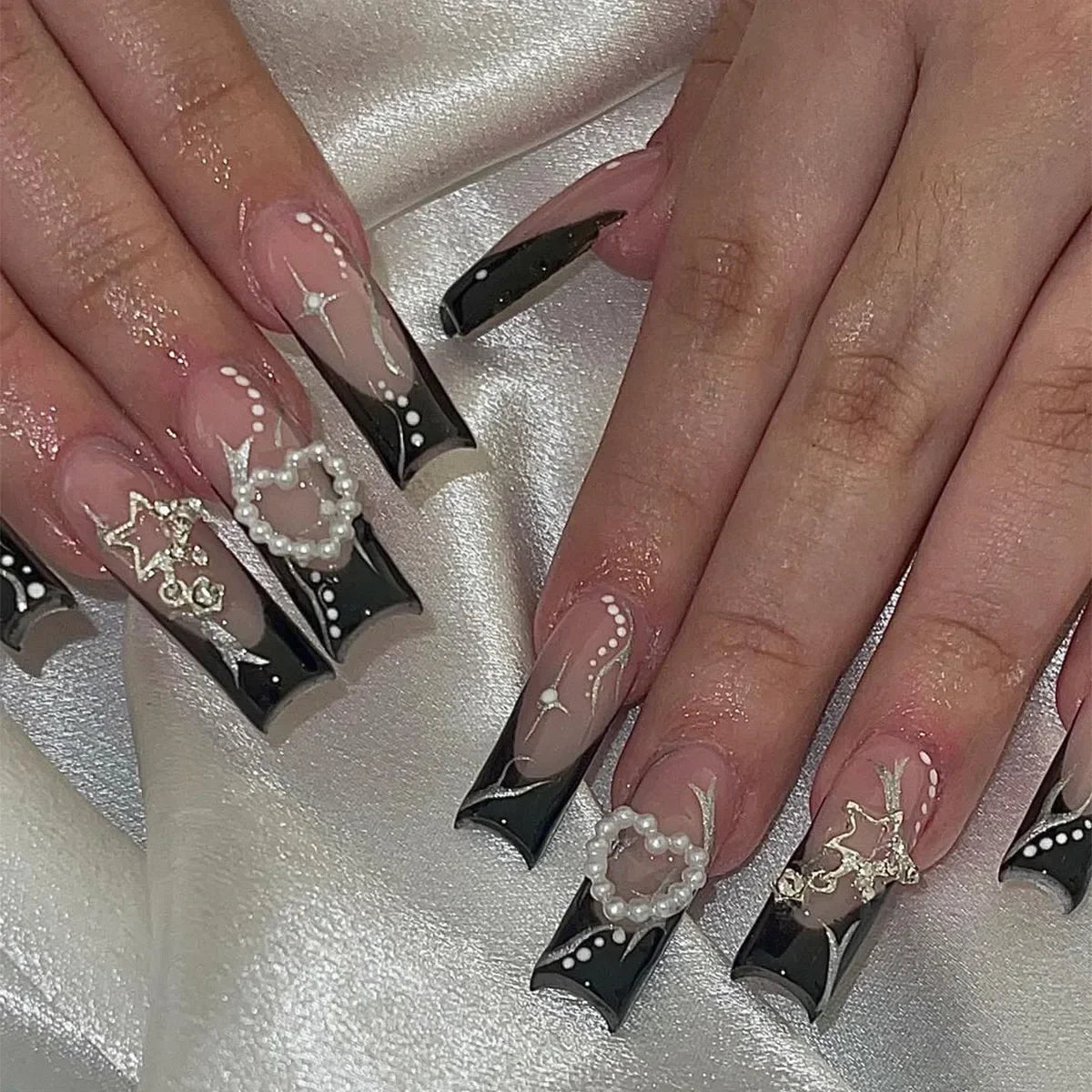 Ingvn  24Pcs Simple Blue French Fake Nails with Diamond Love Pattern Design False Nails Press on Mid-length Ballet Full Cover Nail Tips