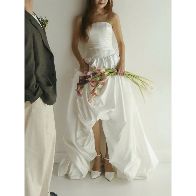 Ingvn - Korean Minimalist Strapless Satin Wedding Dress A‑Line Pleated Skirt Bridal Gown Simple Elegant For Photoshoot Elopement Wedding