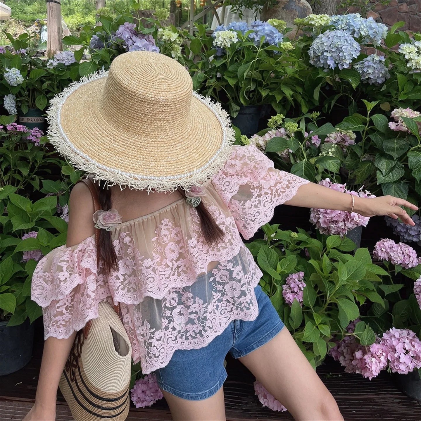 Ingvn  Sexy One-Shoulder Lace Shirt Spring Summer Vacation Floral  Small Shirt Chenopod Polyester Fiber Bubble Sleeve Short Sleeve
