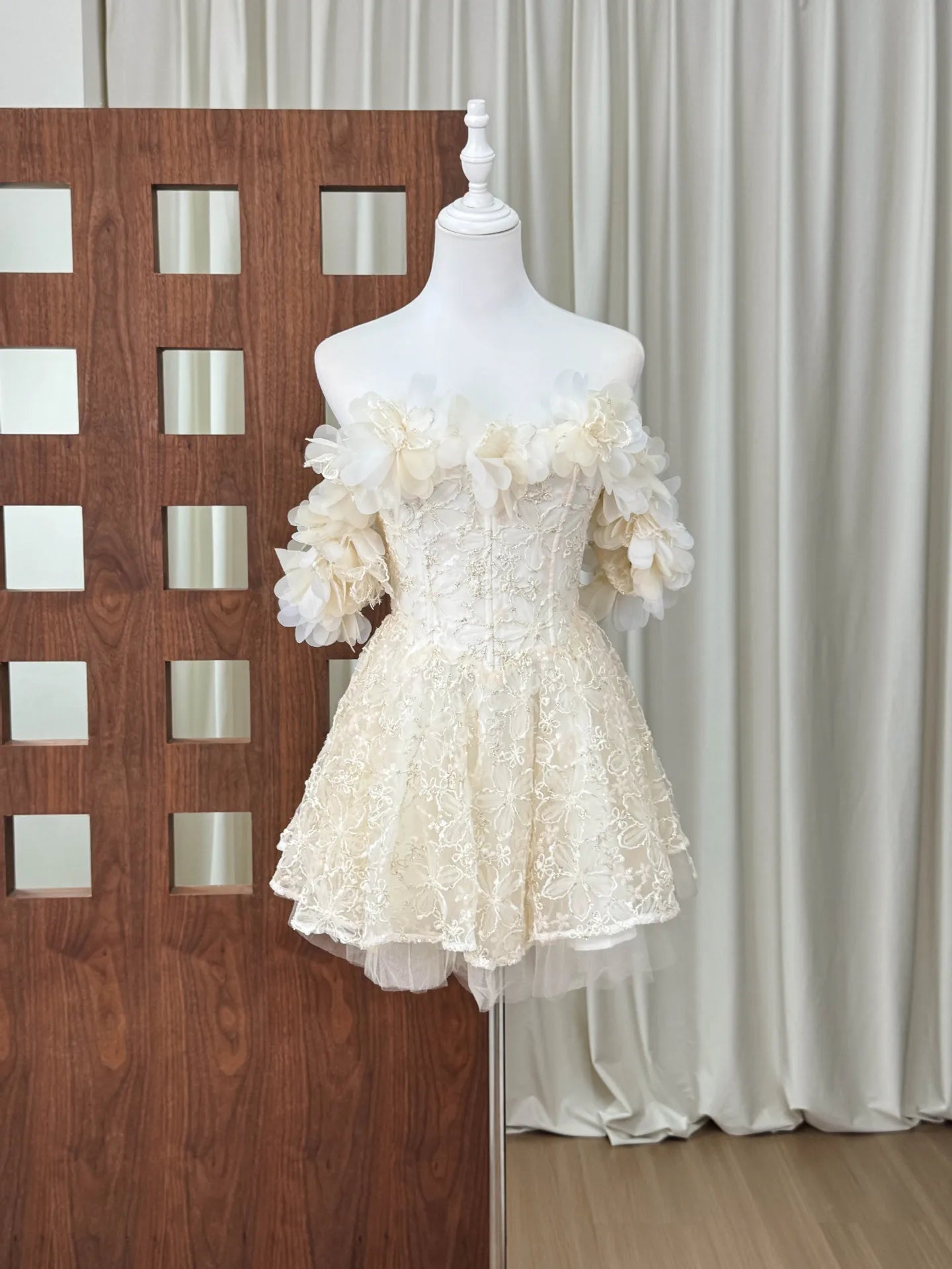 Ingvn  French Elegant Sweet Celebrity 3D Flower Off-Shoulder Lace Embroidery High Waist Slim A-line Fashion Party Short Dress For Women