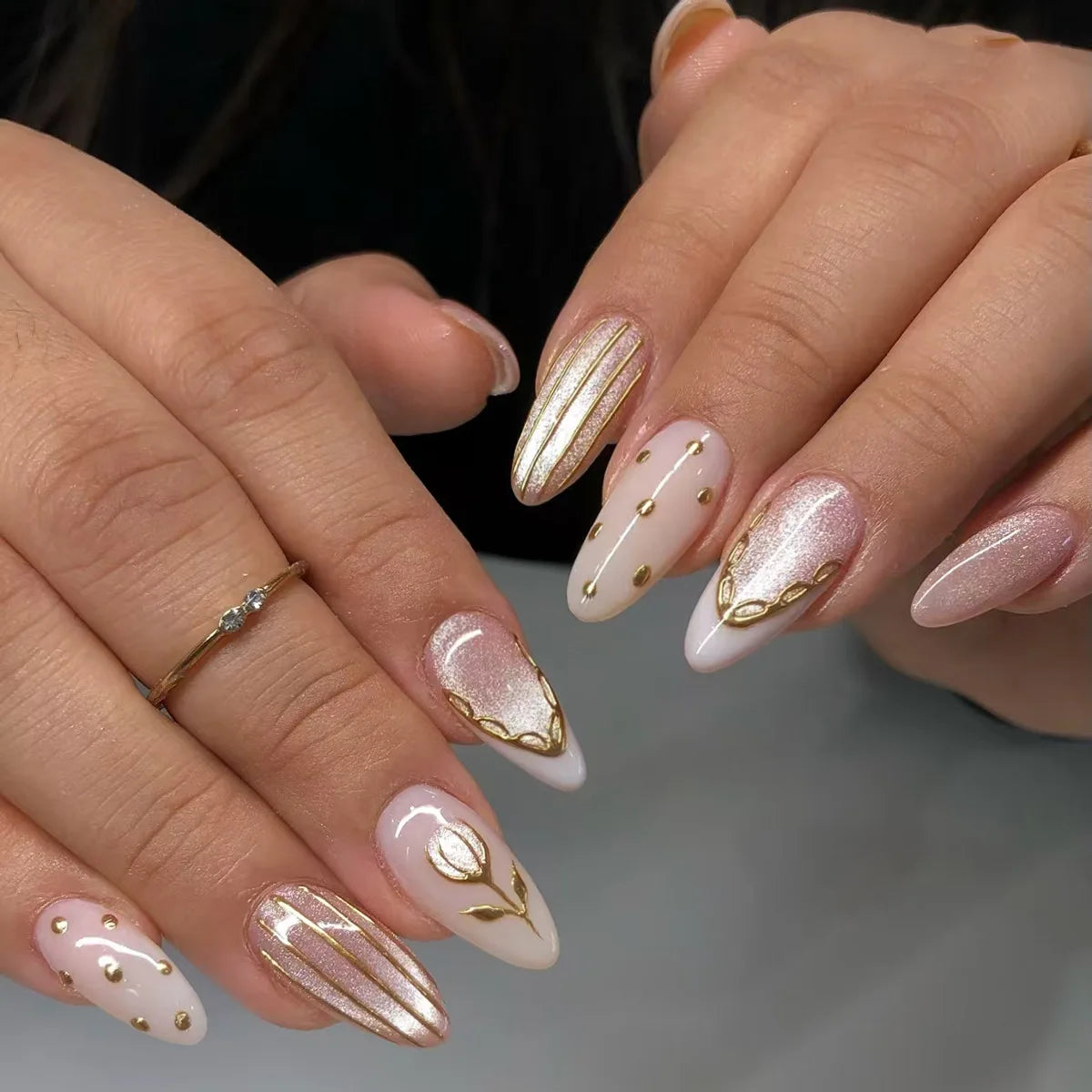 Ingvn  24Pcs Cat's Eye Design Fake Nail with Pearl Short Round Head Press on False Nails Silver French Bow Pattern Full Cover Nail Tips